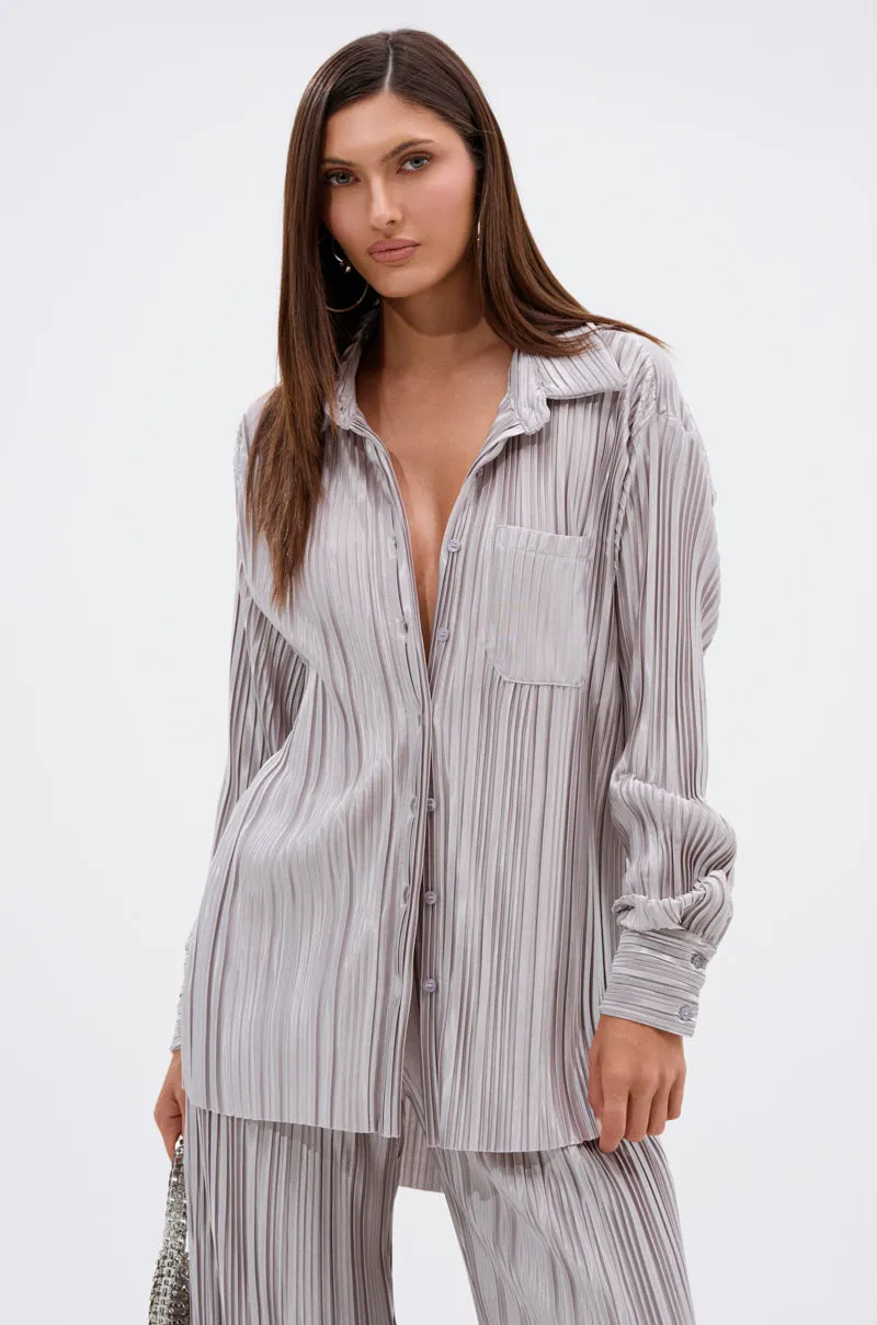 ALIA SLINKY BUTTON DOWN sold by AKIRA product image thumbnail 3