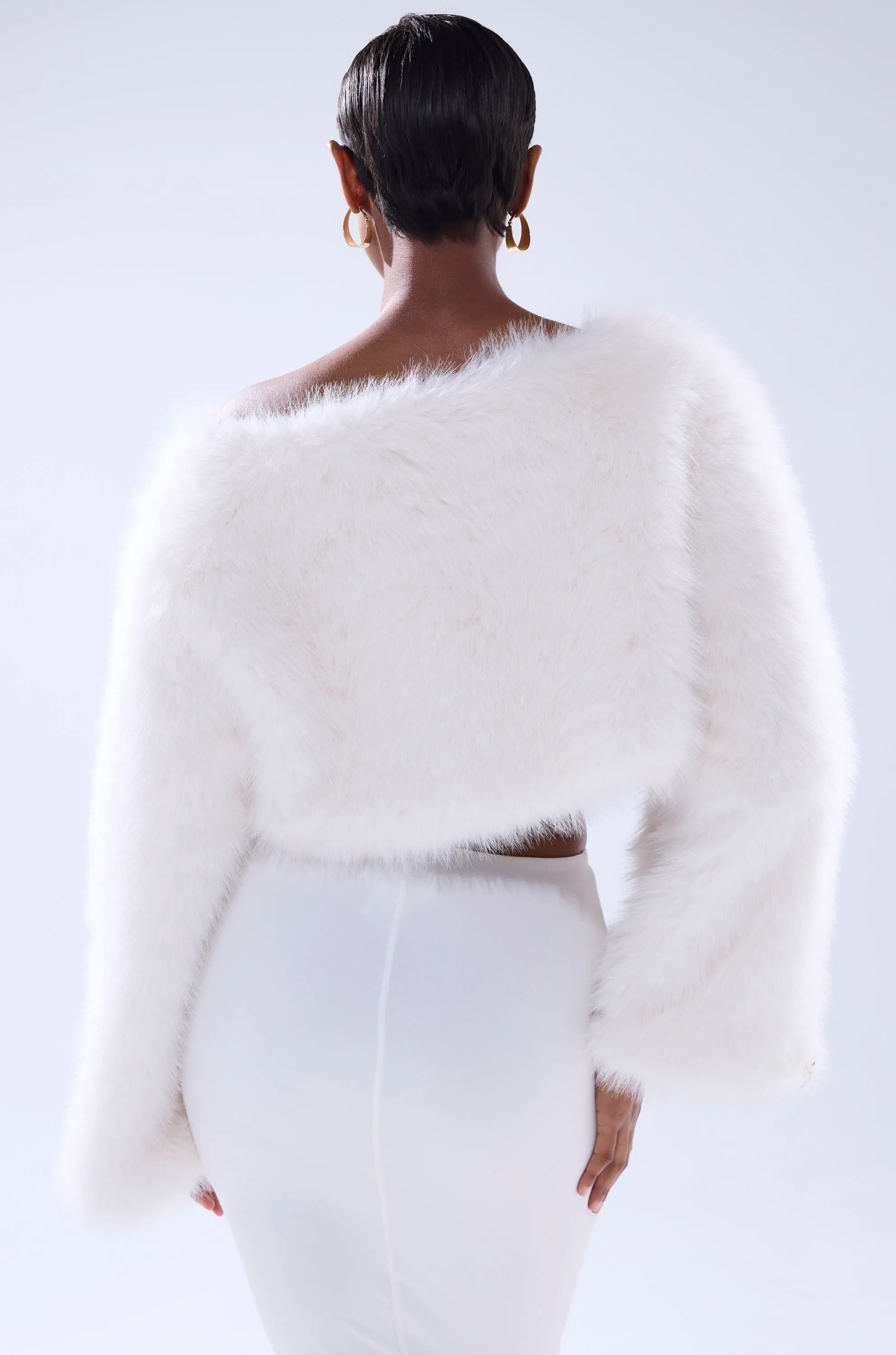 COMFY COZY CROPPED SWEATER sold by AKIRA product image thumbnail 4