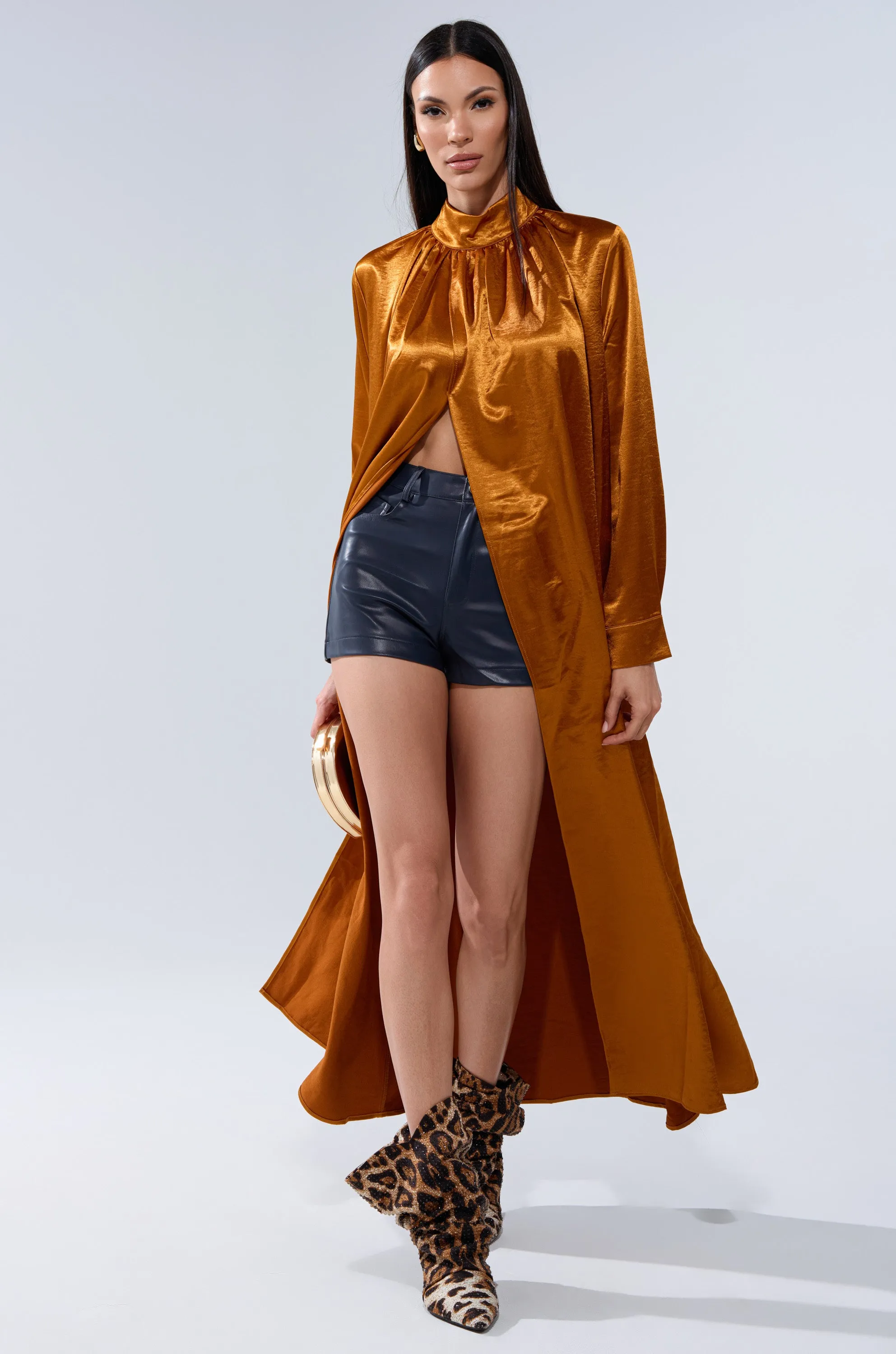 QUEEN TYPE BLOUSE sold by AKIRA product image thumbnail 3