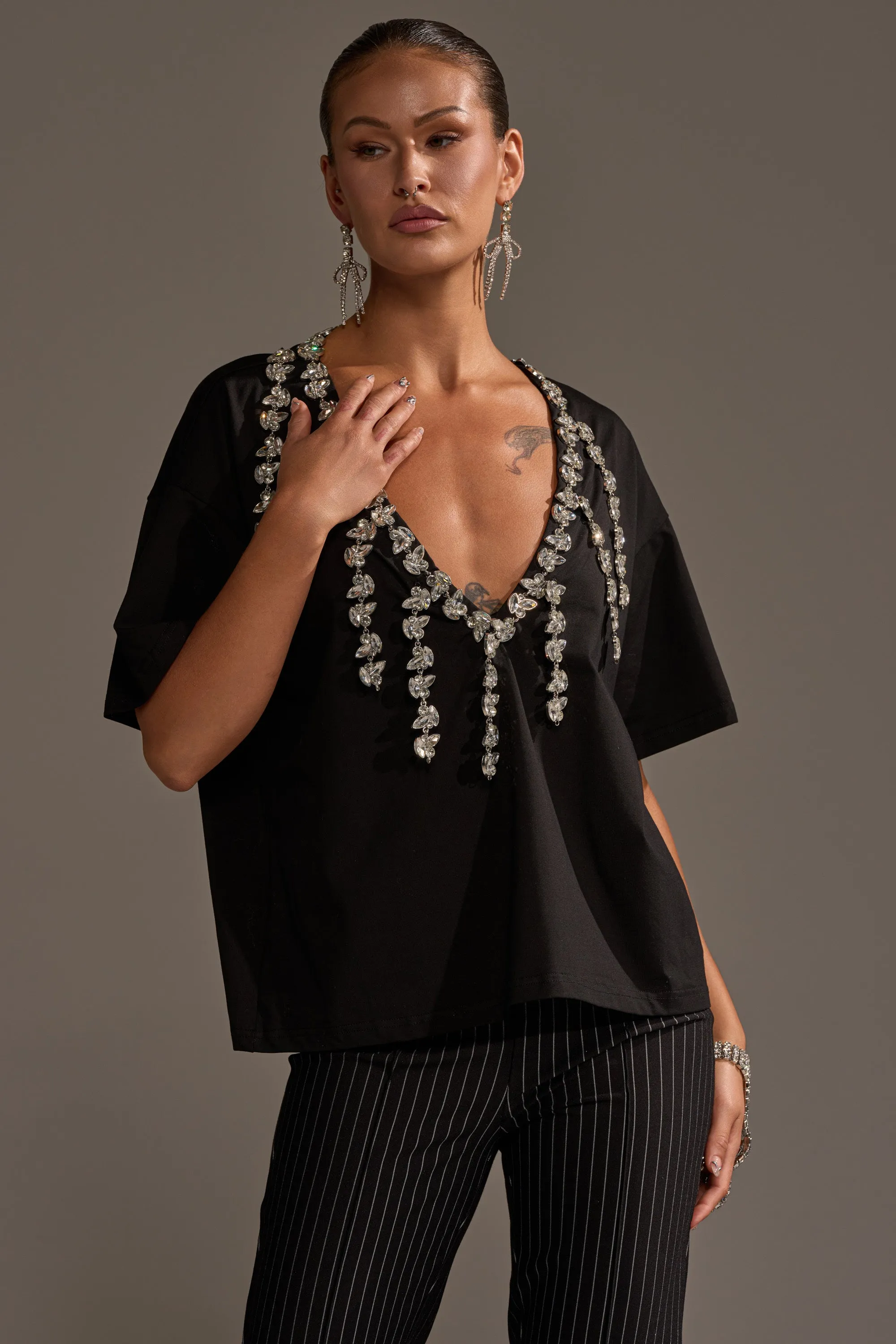 RHINESTONE QUEEN OVERSIZED TEE sold by AKIRA product image thumbnail 3