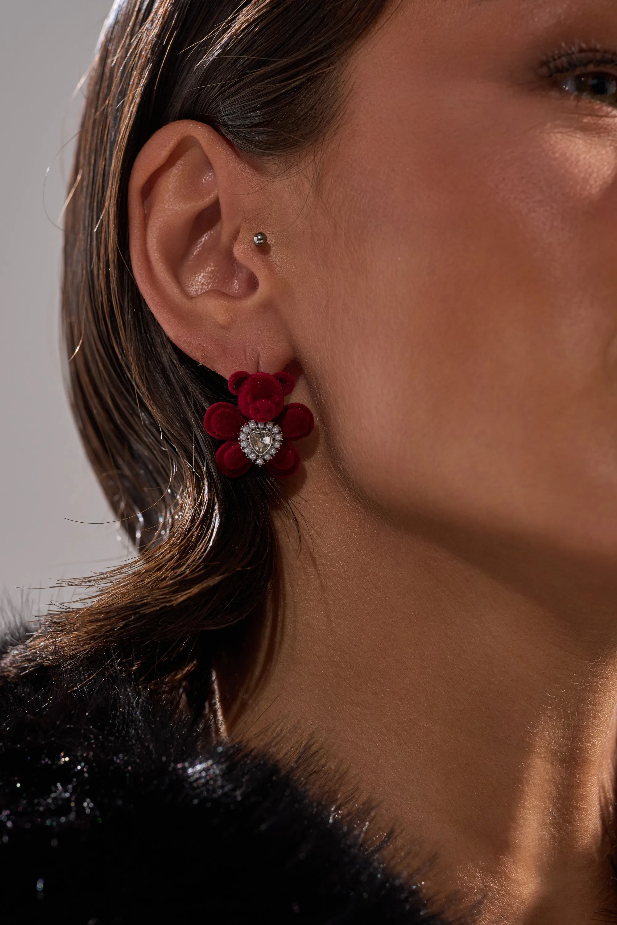 HUG ME EARRING sold by AKIRA product image thumbnail 2