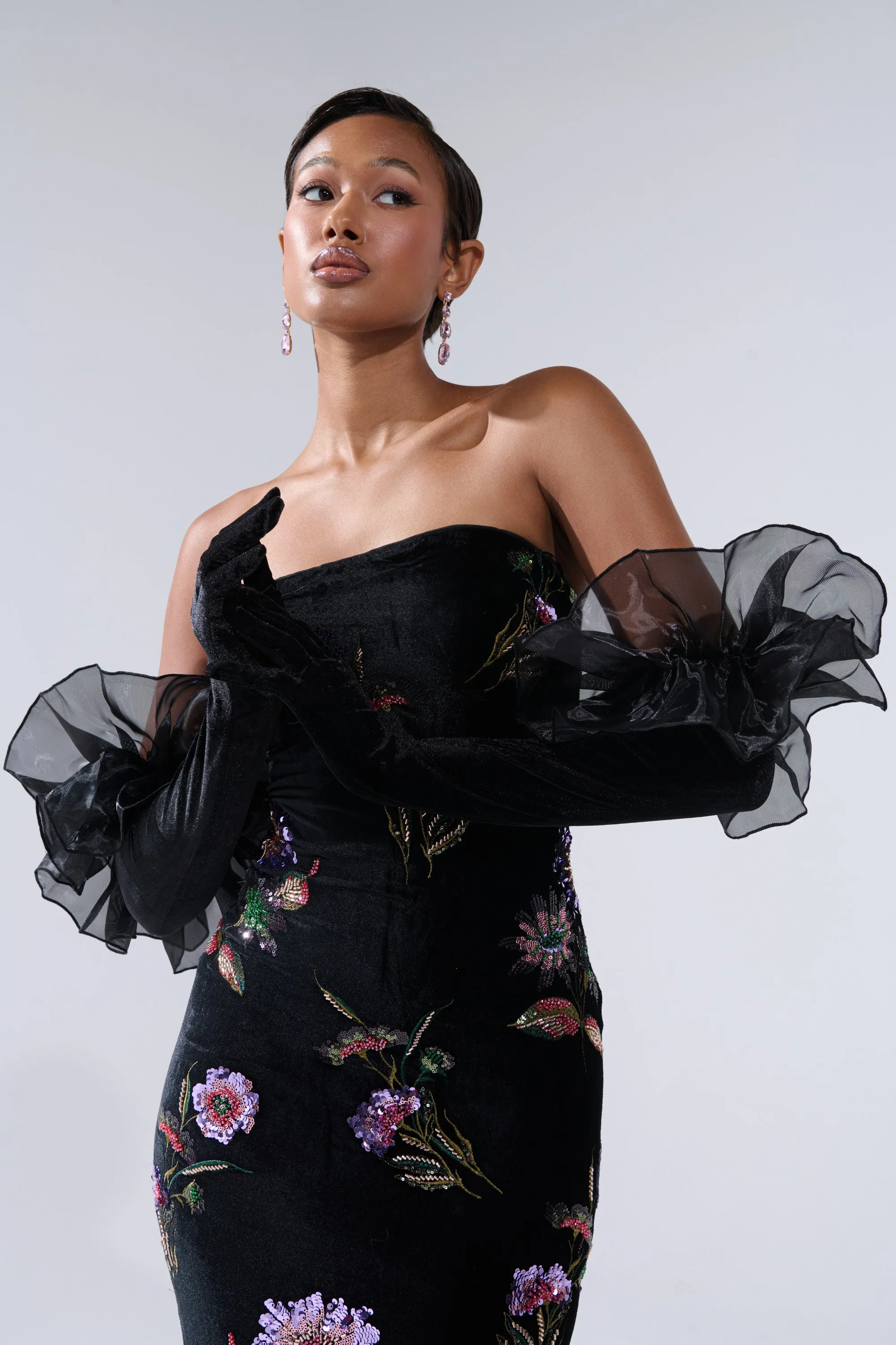 AT THE GALA VELVET GLOVES sold by AKIRA product image thumbnail 2