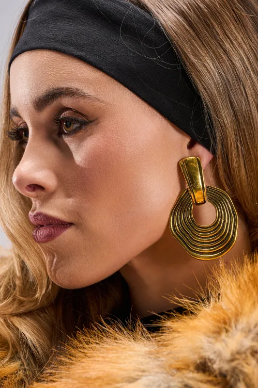 SO WAVY EARRING sold by AKIRA