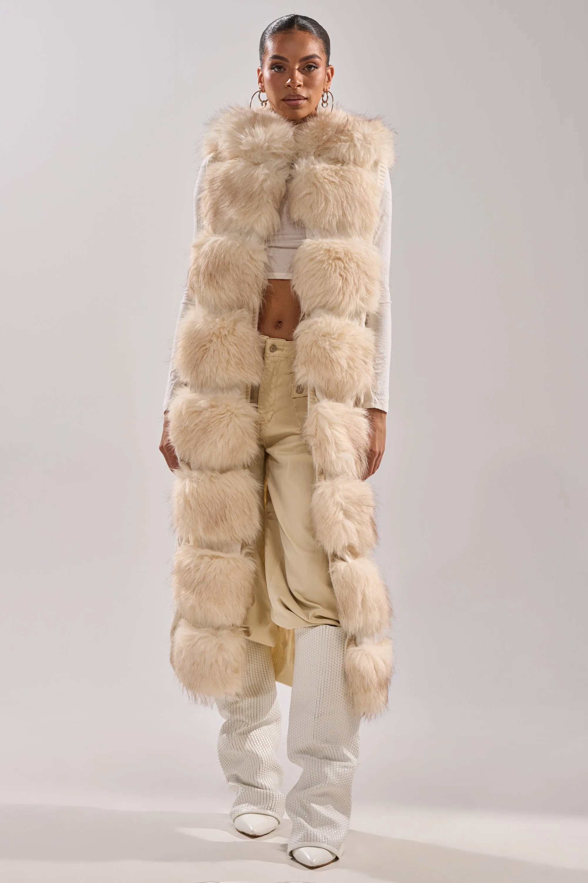 LUXURIOUS FAUX FUR HOODED VEST sold by AKIRA product image thumbnail 4