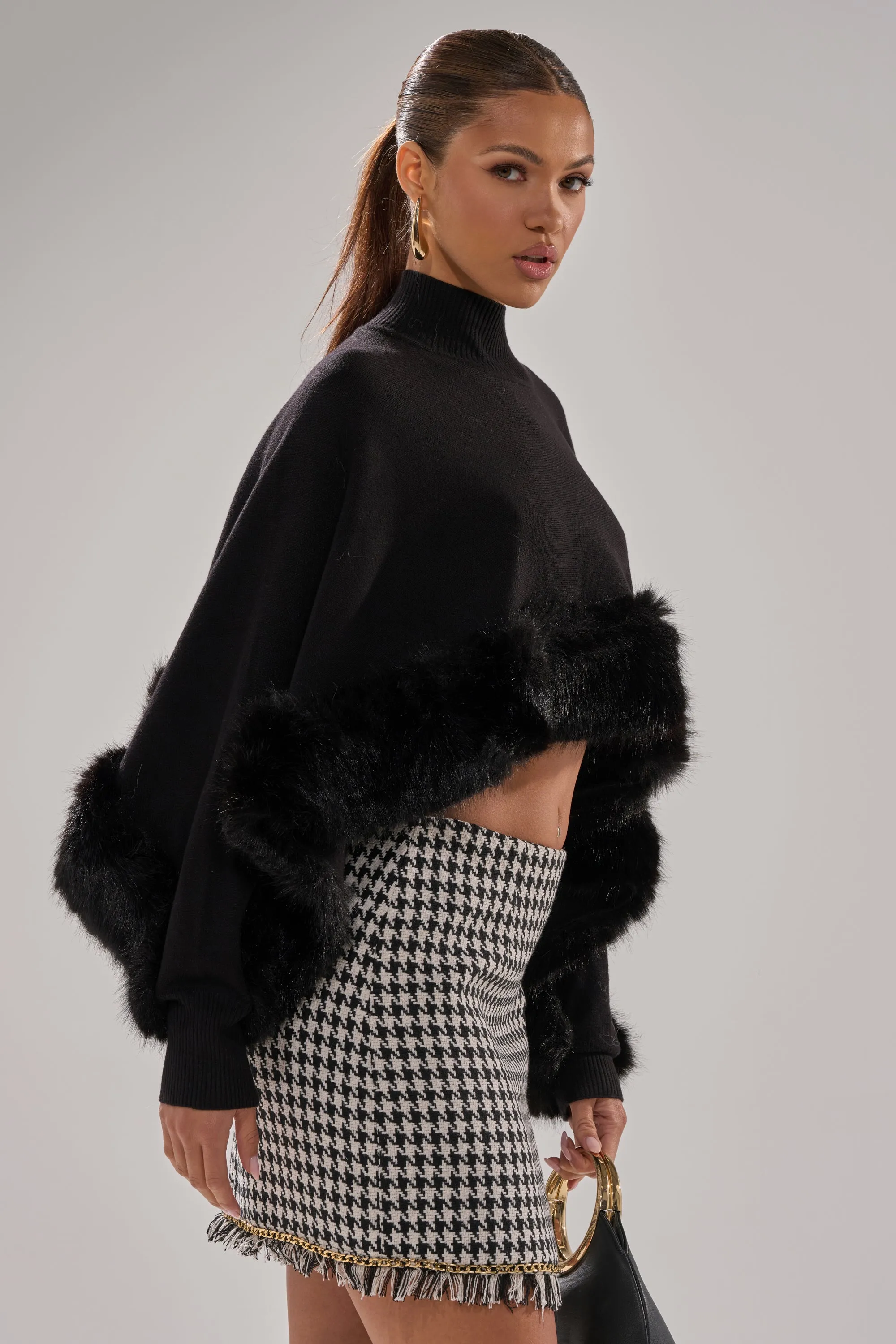 QUIET LUX FUR TRIM SWEATER IN BLACK sold by AKIRA product image thumbnail 4