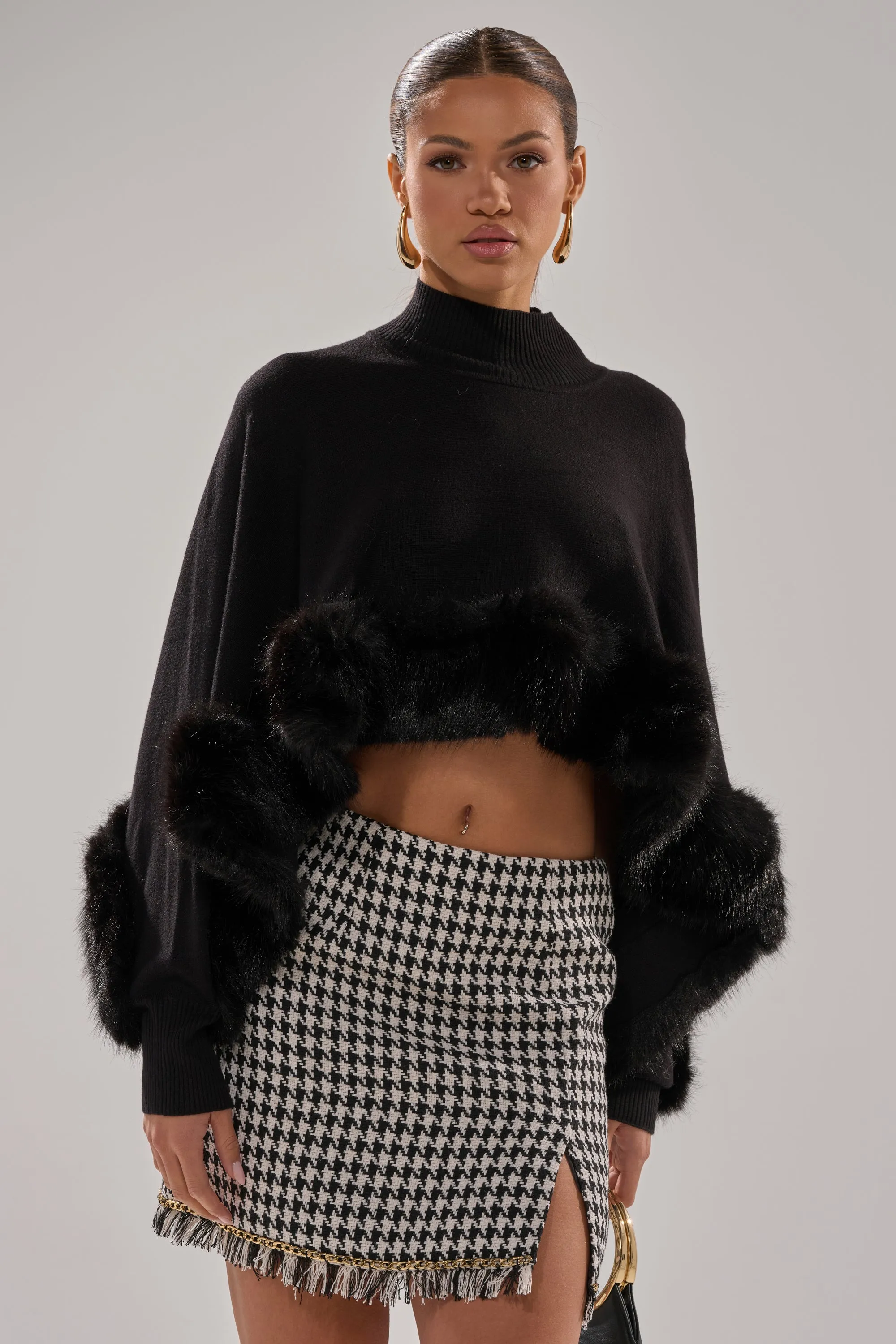QUIET LUX FUR TRIM SWEATER IN BLACK sold by AKIRA product image thumbnail 3