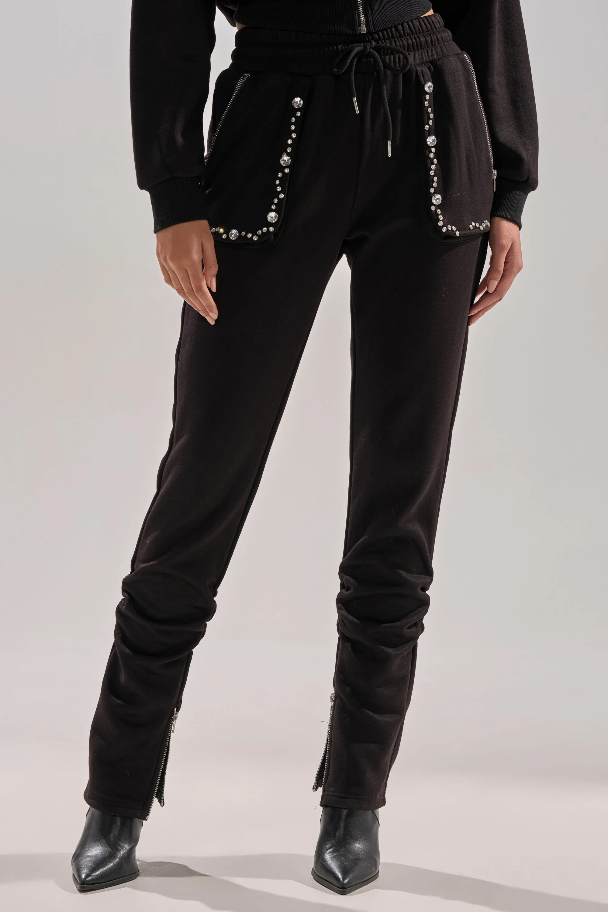COZY HOLIDAY RHINESTONE JOGGER IN BLACK sold by AKIRA product image thumbnail 4