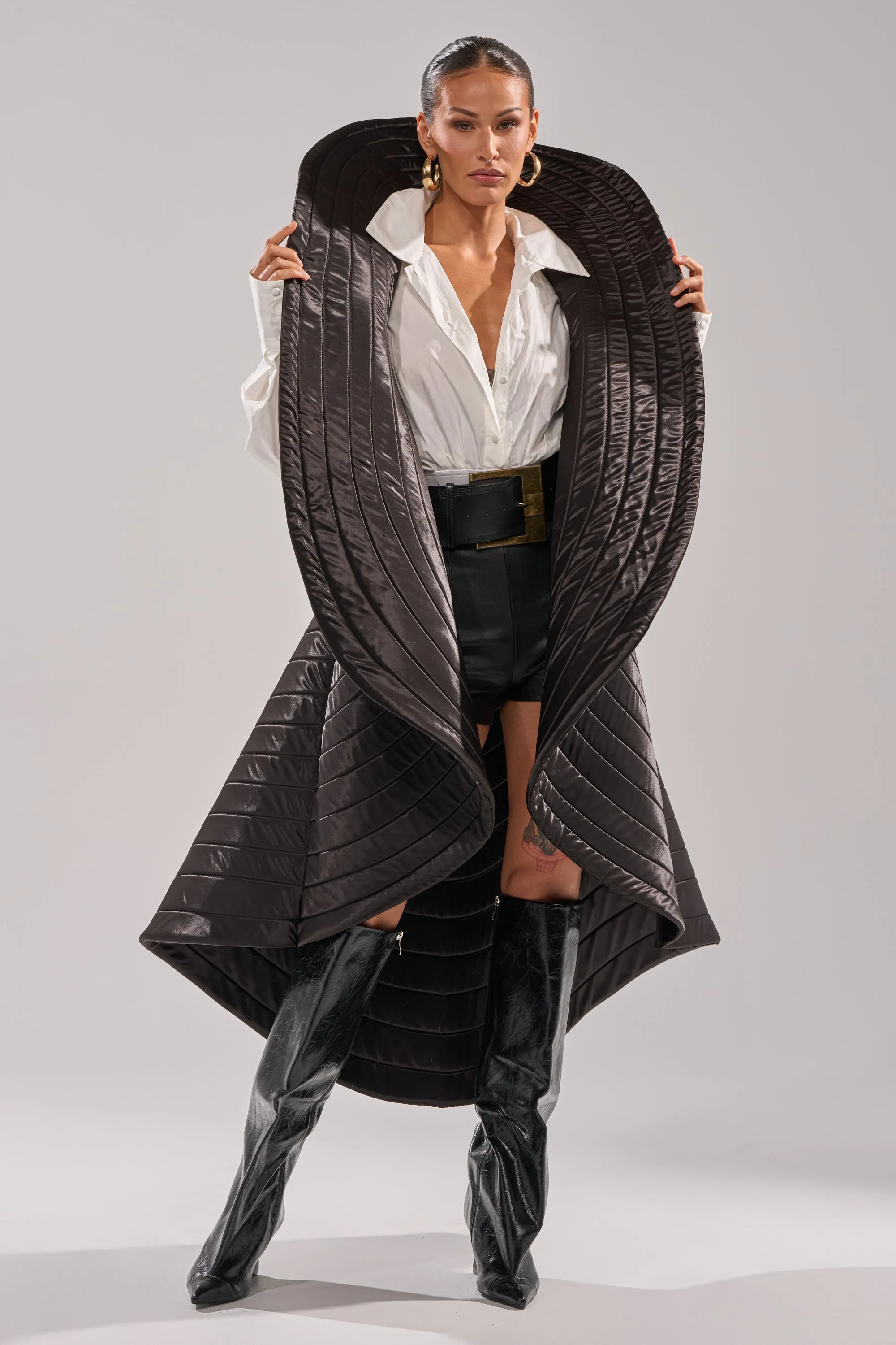 FOR THE DRAMA HIGH LOW VEST sold by AKIRA product image thumbnail 3