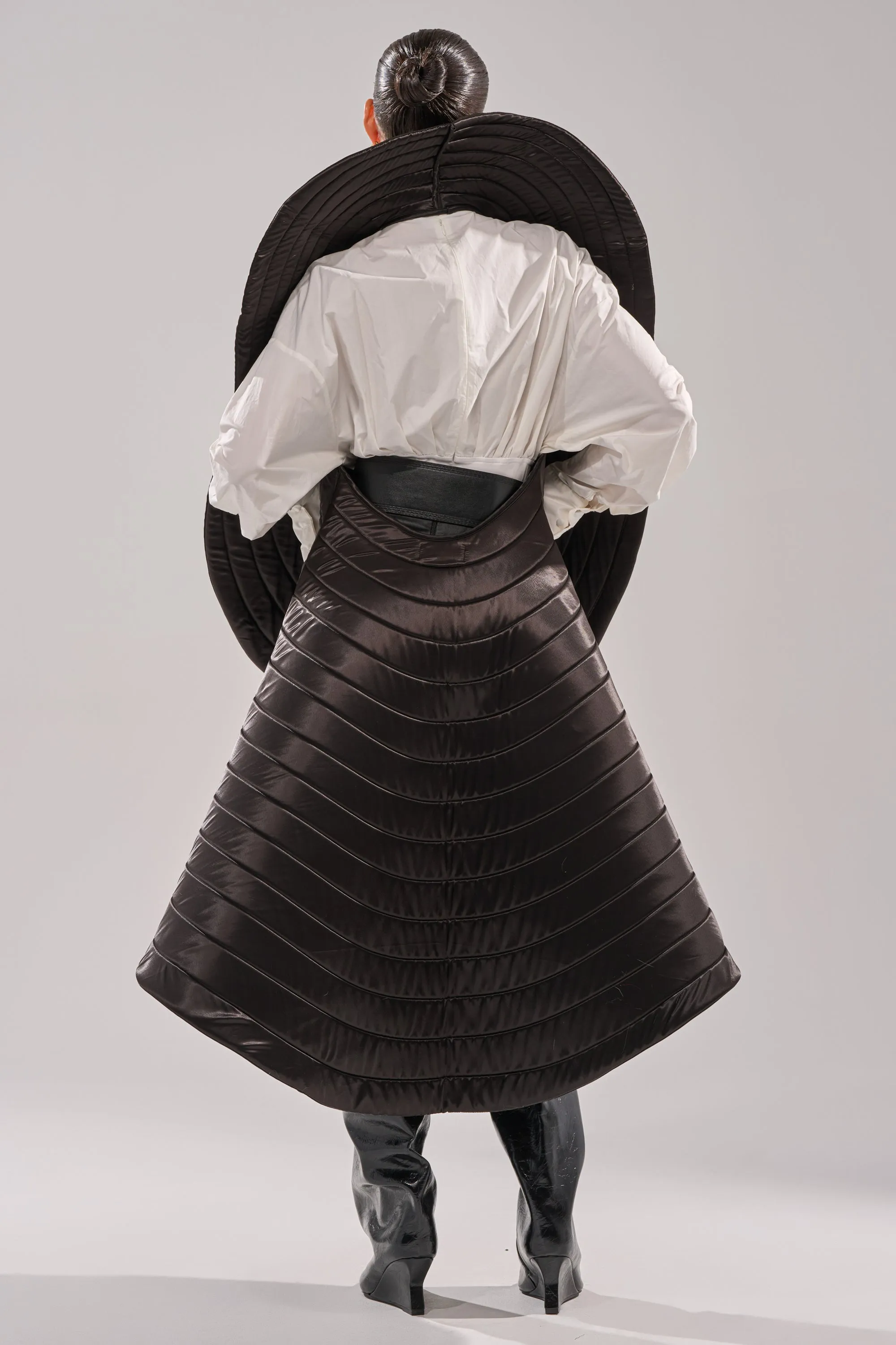 FOR THE DRAMA HIGH LOW VEST sold by AKIRA product image thumbnail 5