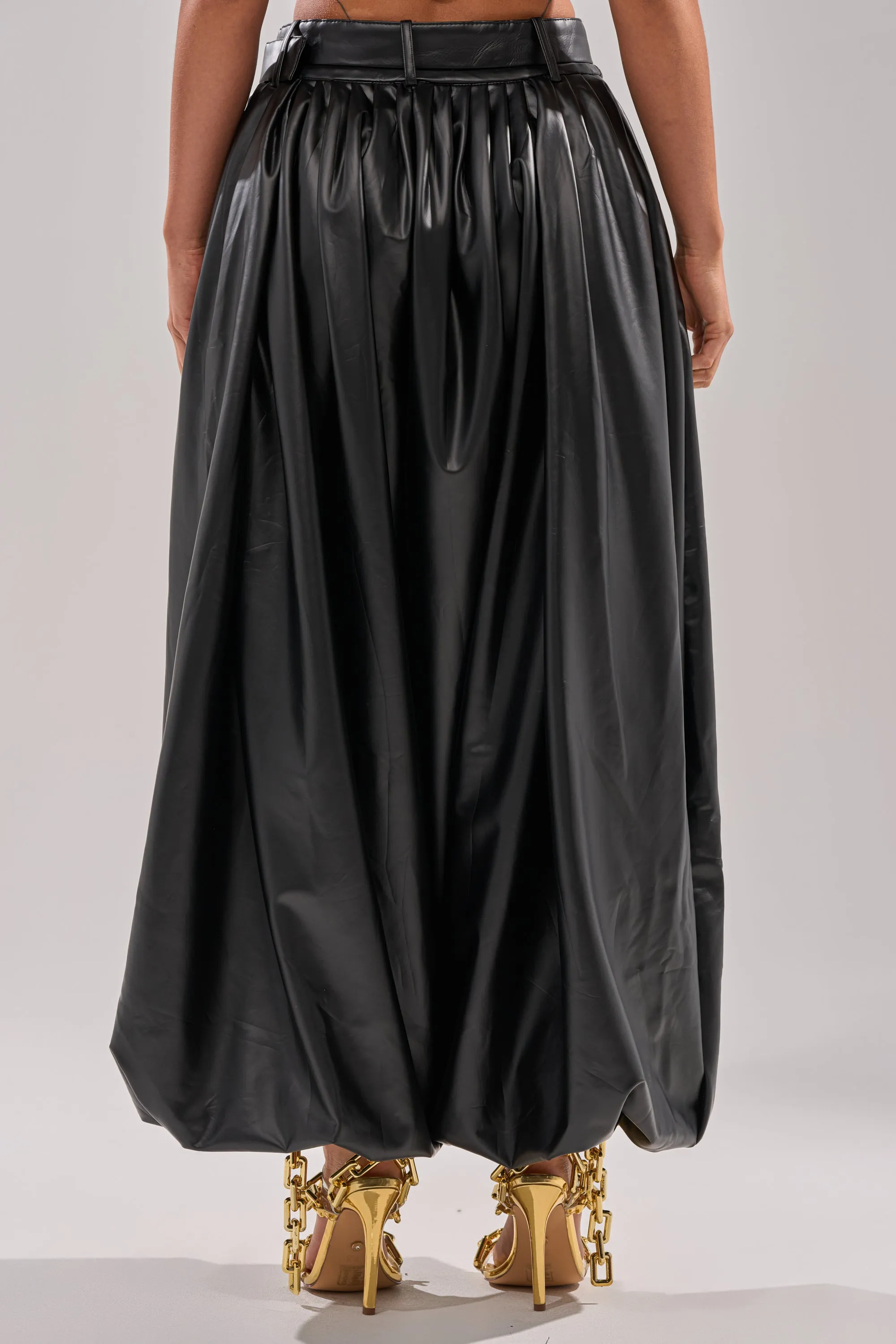 ZONA BALLOON LEATHER TROUSER sold by AKIRA product image thumbnail 5