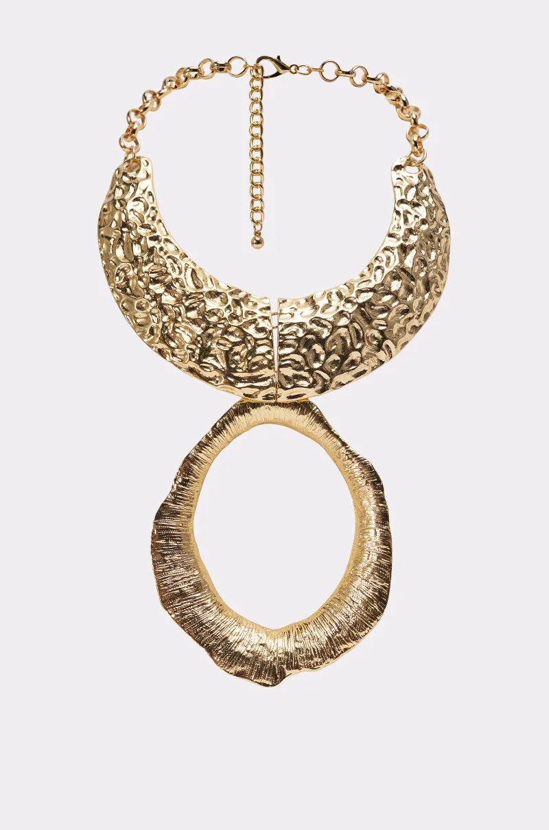 MOLTEN NECKLACE sold by AKIRA