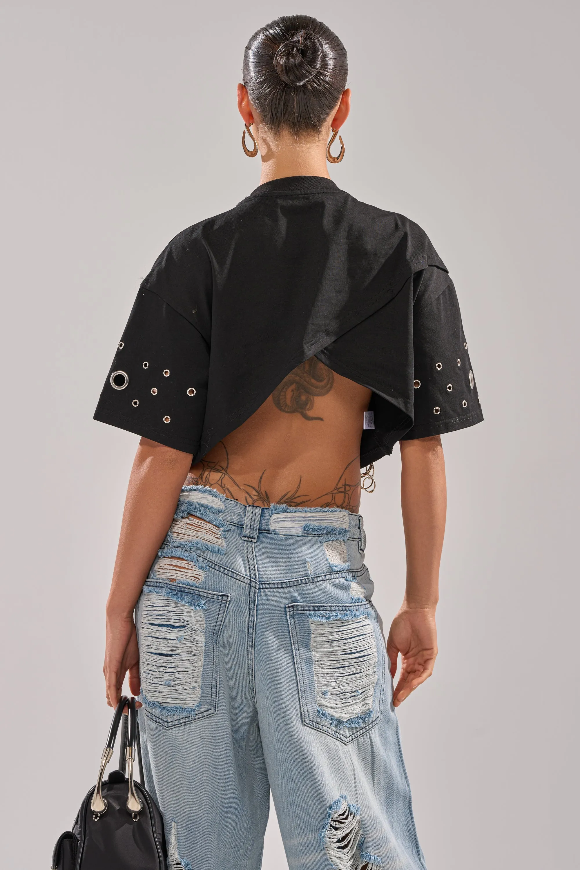 RING AROUND ME CROPPED TEE sold by AKIRA product image thumbnail 4