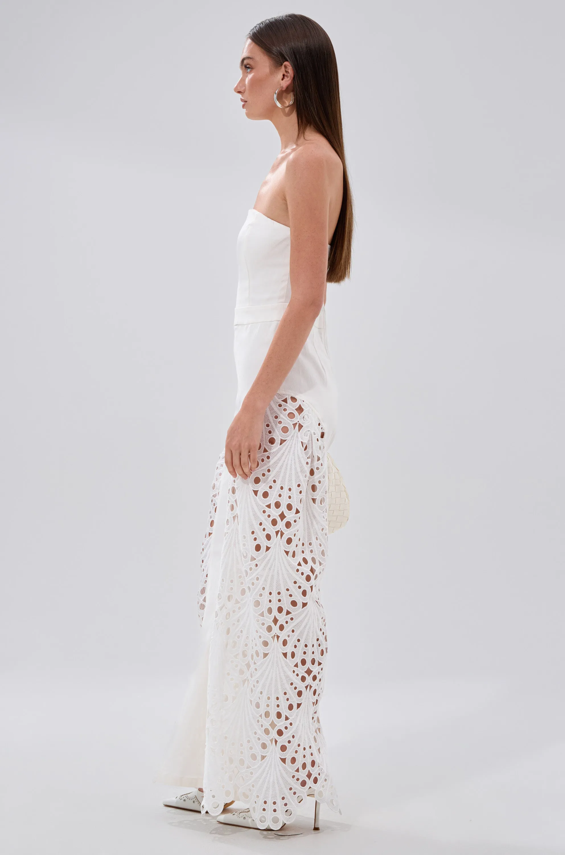 EASY BREEZY DENIM JUMPSUIT IN WHITE sold by AKIRA product image thumbnail 4