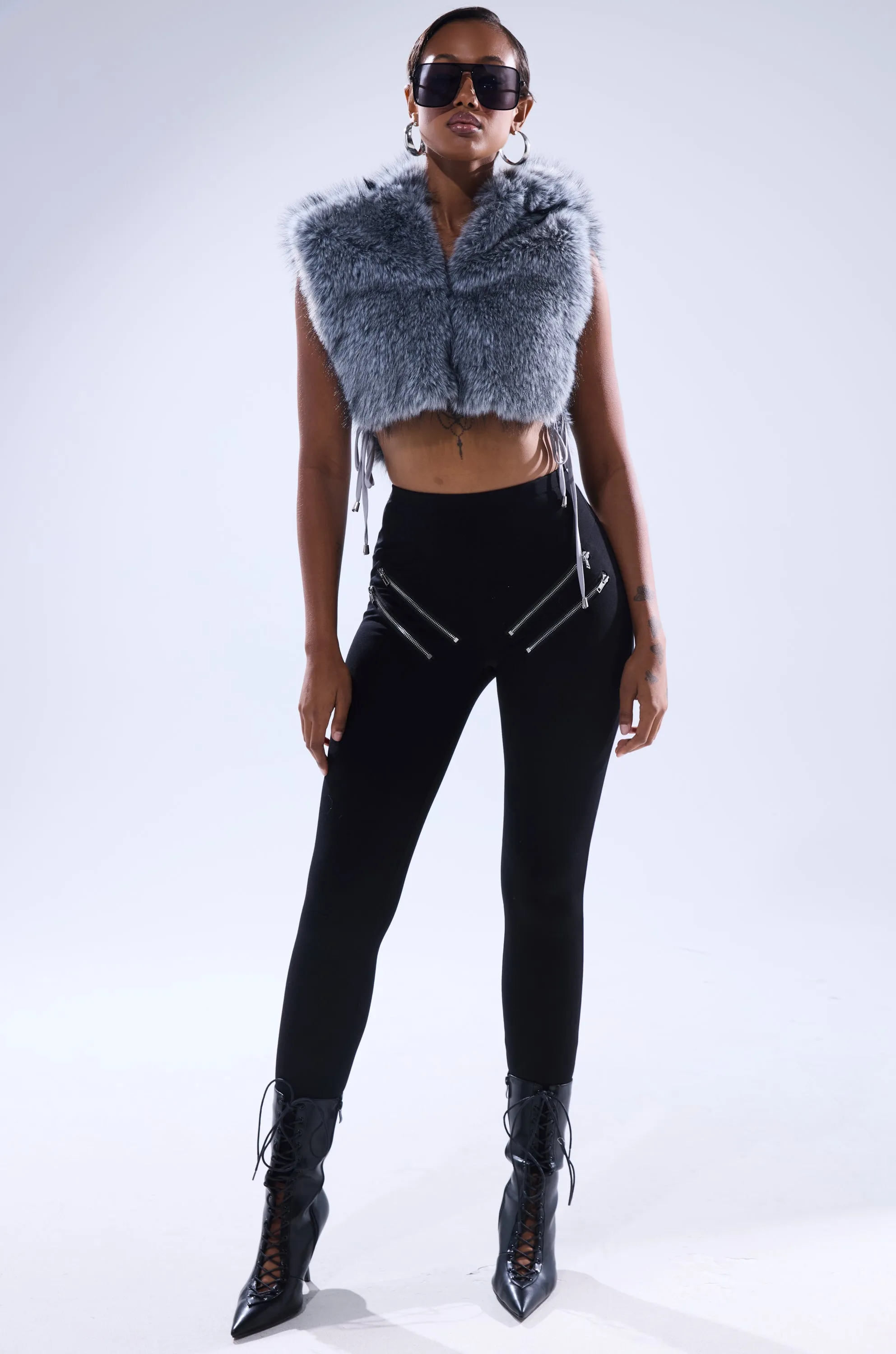 ZIP ME UP SEAMLESS LEGGING sold by AKIRA