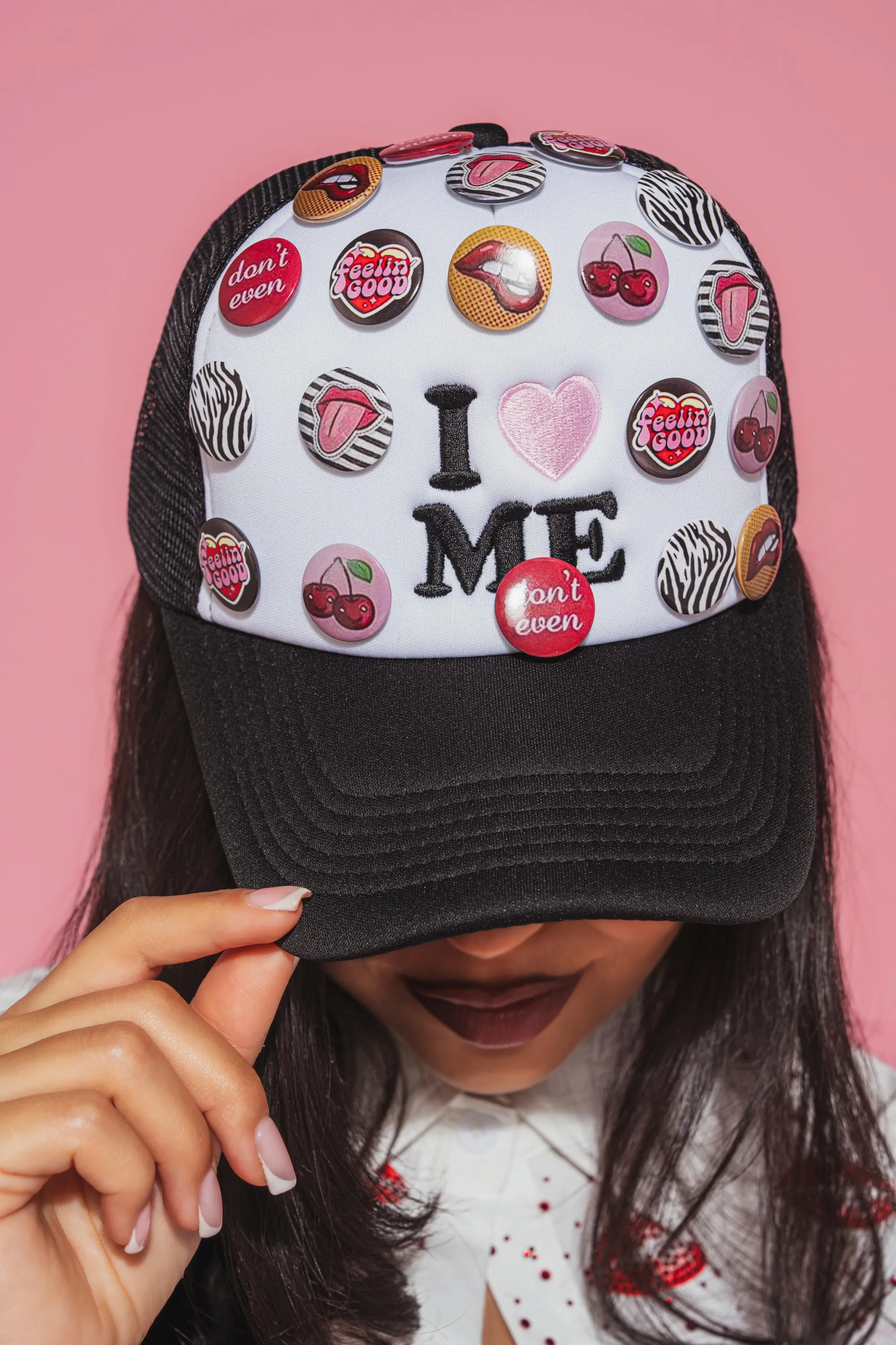 LOVE ME BUTTON HAT sold by AKIRA