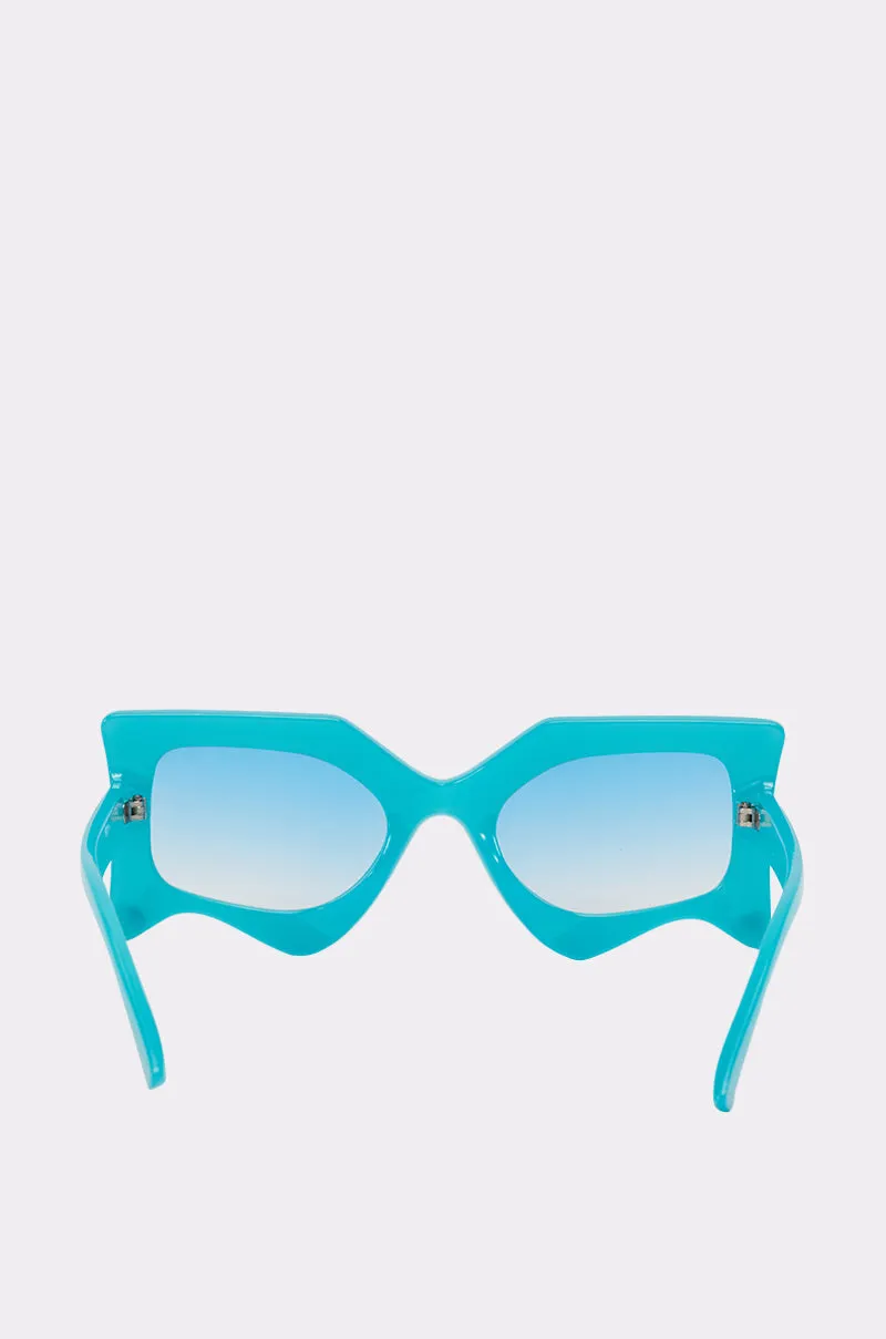 KELYN SUNGLASSES sold by AKIRA product image thumbnail 5