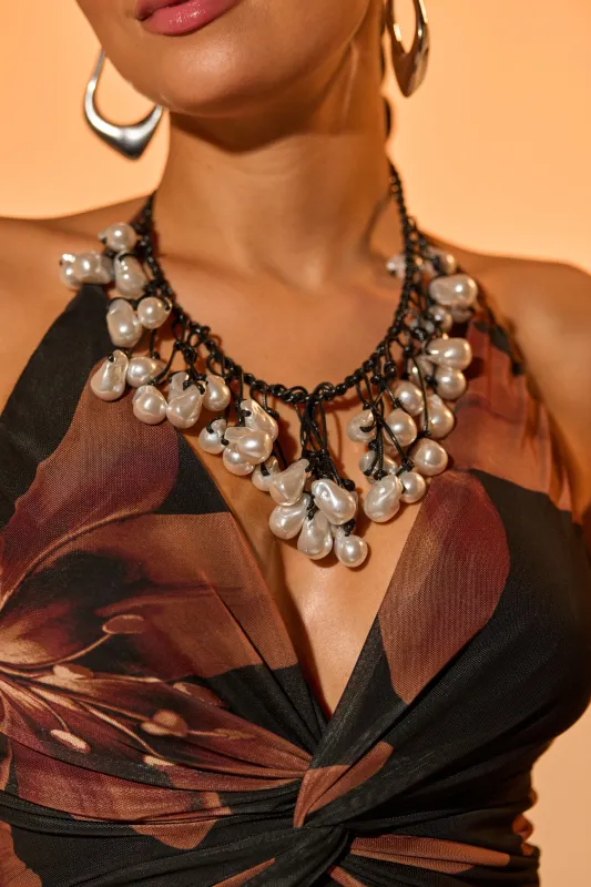 GIVING EVERYTHING NECKLACE sold by AKIRA