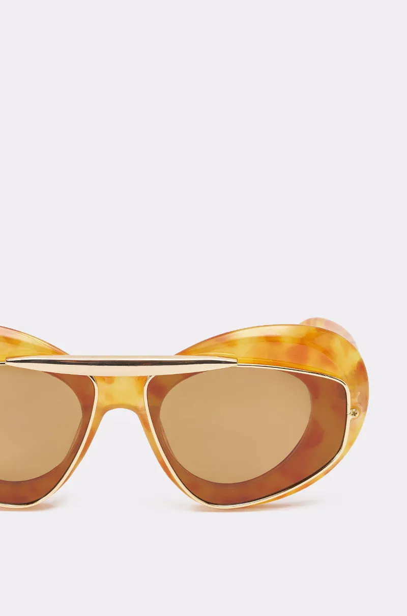 QUITE LUX SUNGLASSES sold by AKIRA product image thumbnail 4