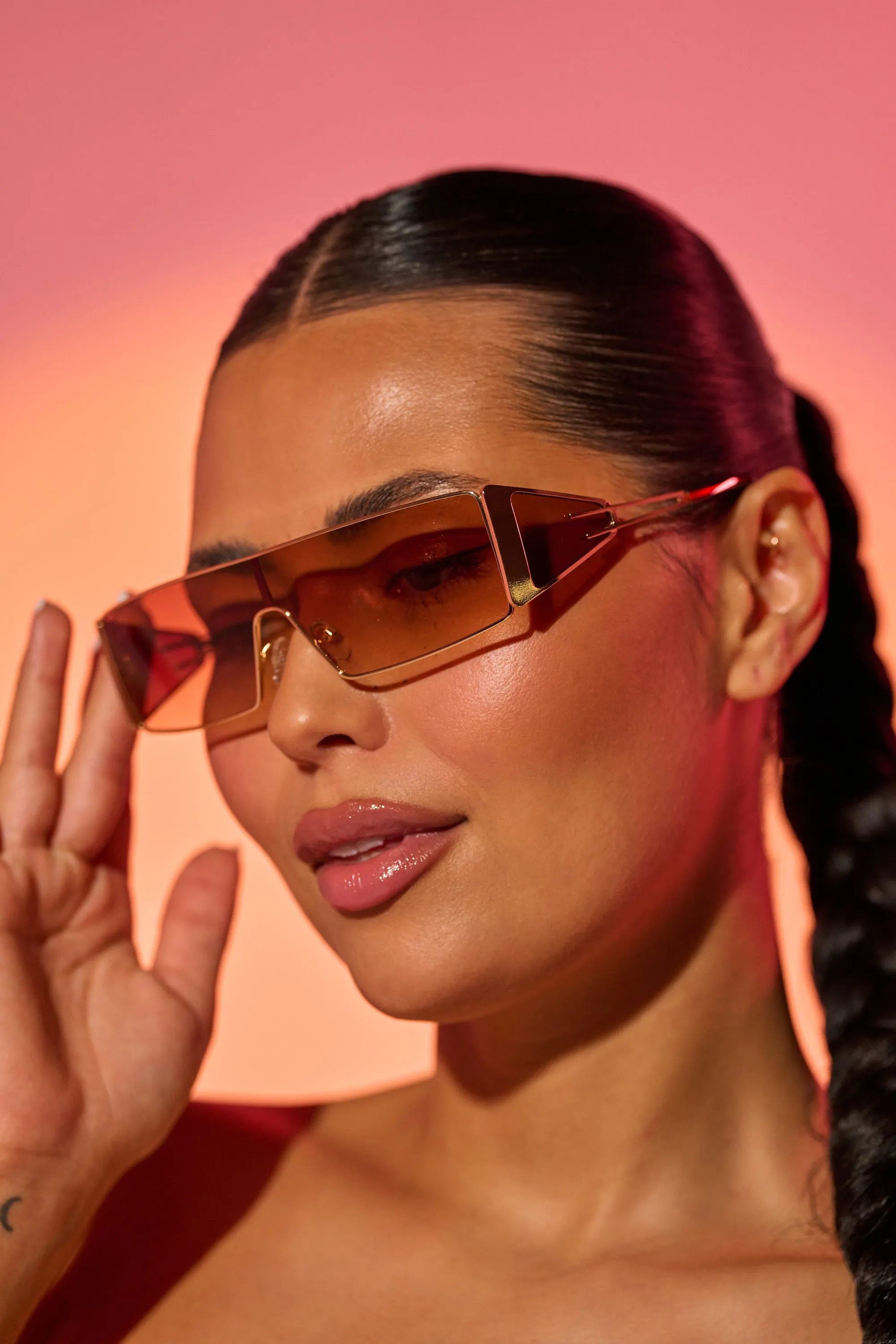 VIXEN SUNGLASSES sold by AKIRA product image thumbnail 2