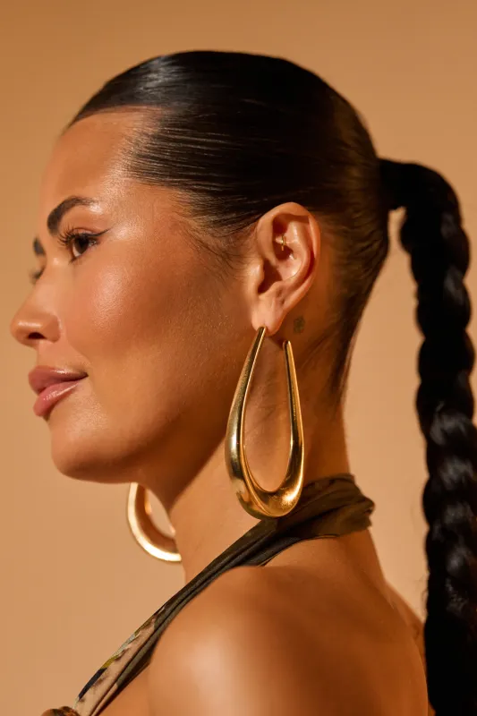 BELLE EARRING sold by AKIRA