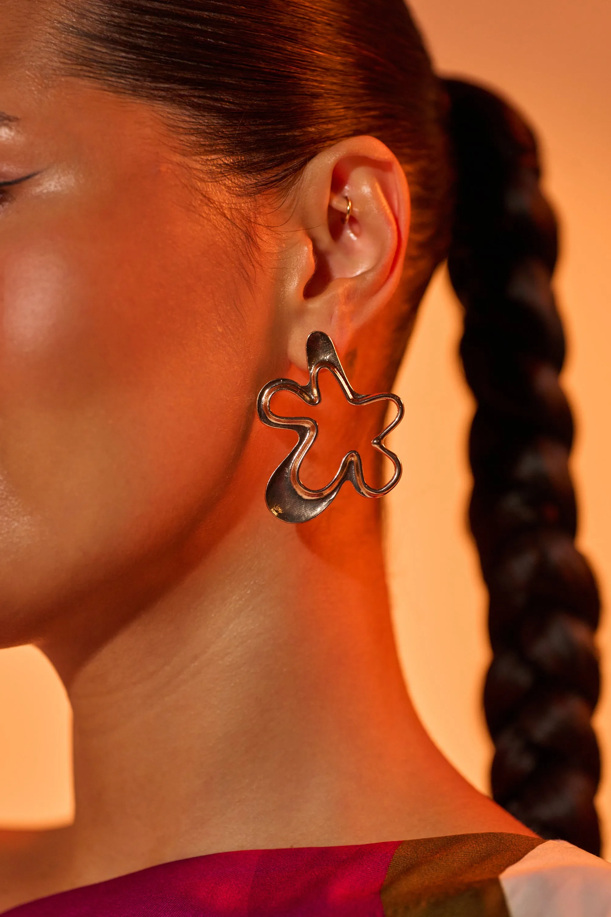 VIC EARRING sold by AKIRA