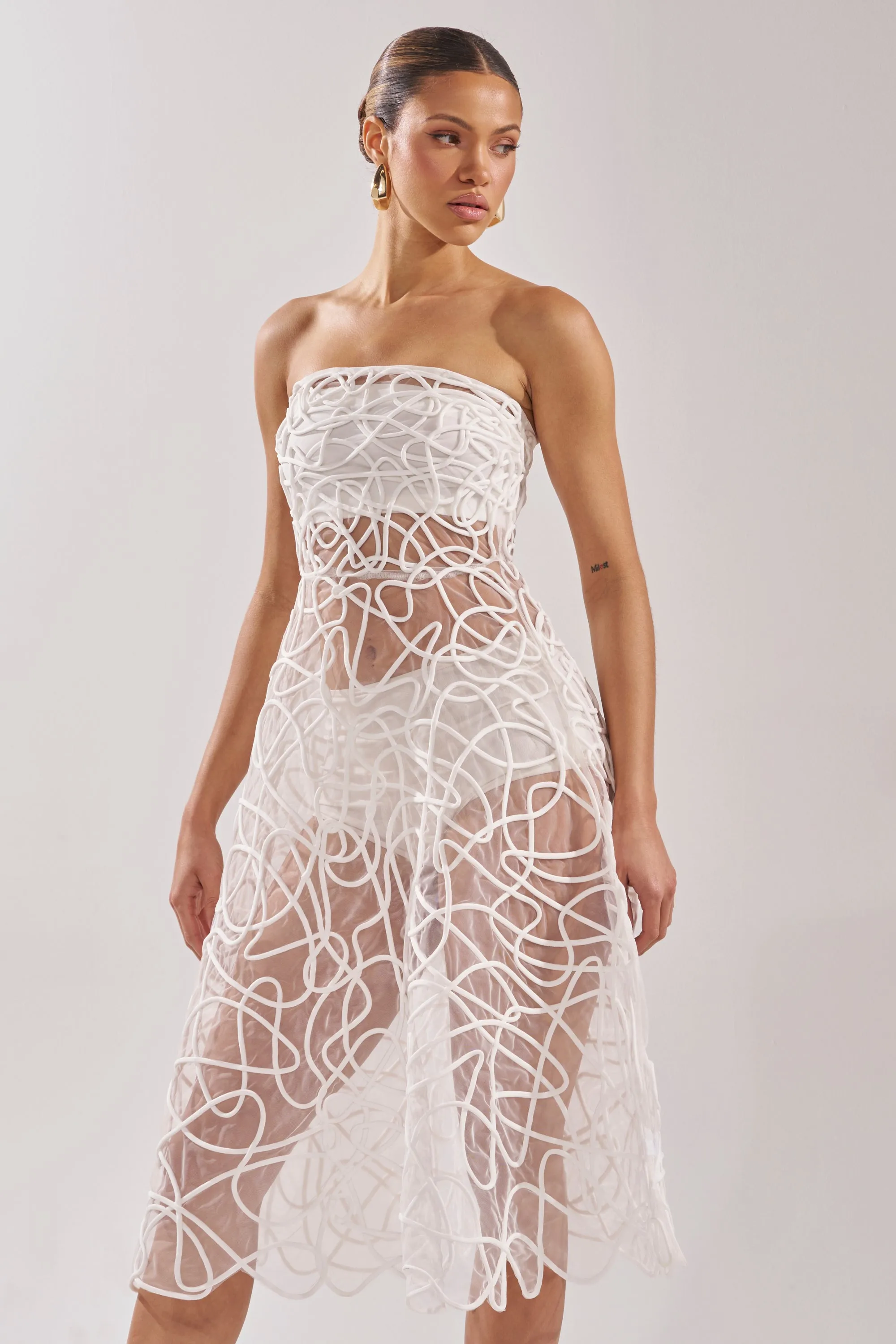 MAYA ABSTRACT MIDI DRESS IN WHITE sold by AKIRA product image thumbnail 3