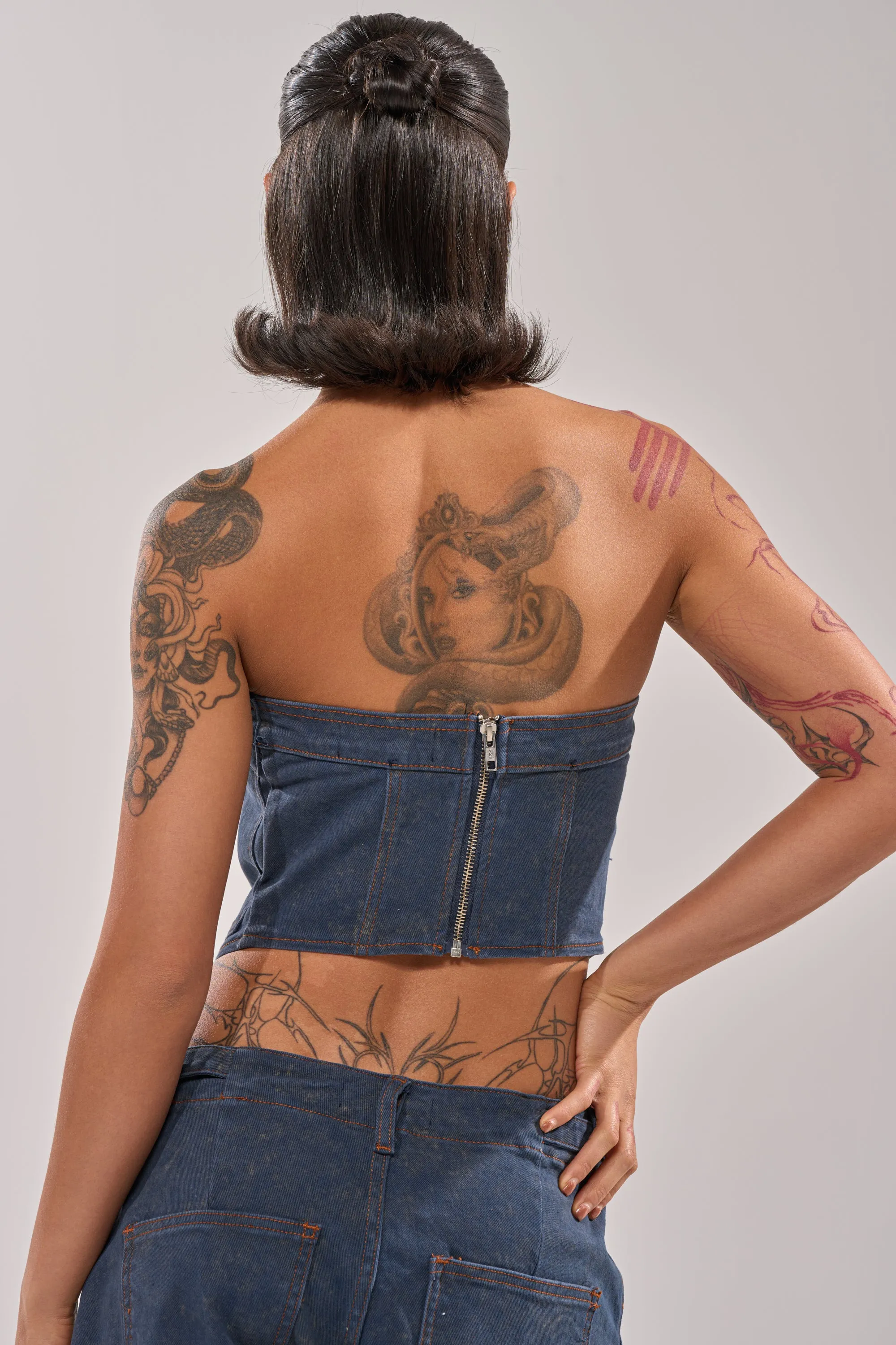 BOLD LACE UP CORSET sold by AKIRA product image thumbnail 4