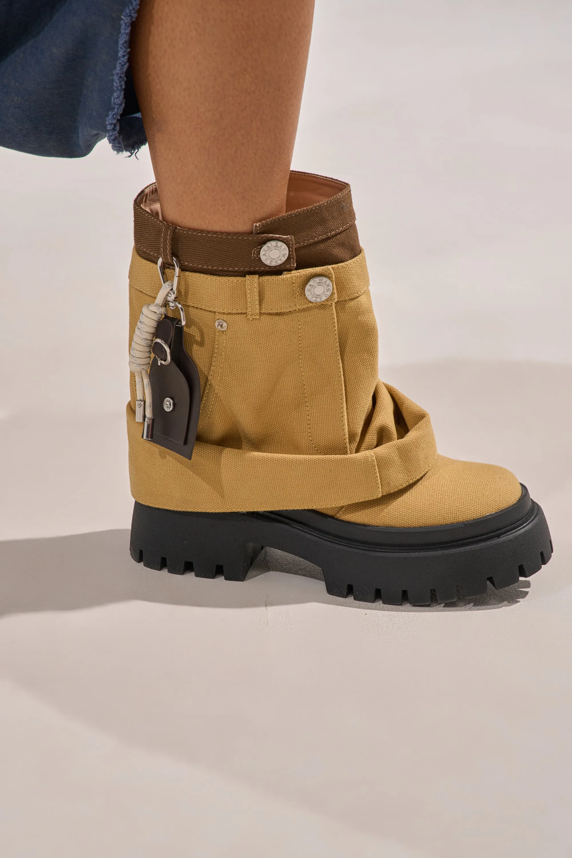 AKIRA GOLD FAE TAN BOOTIE sold by AKIRA product image thumbnail 4