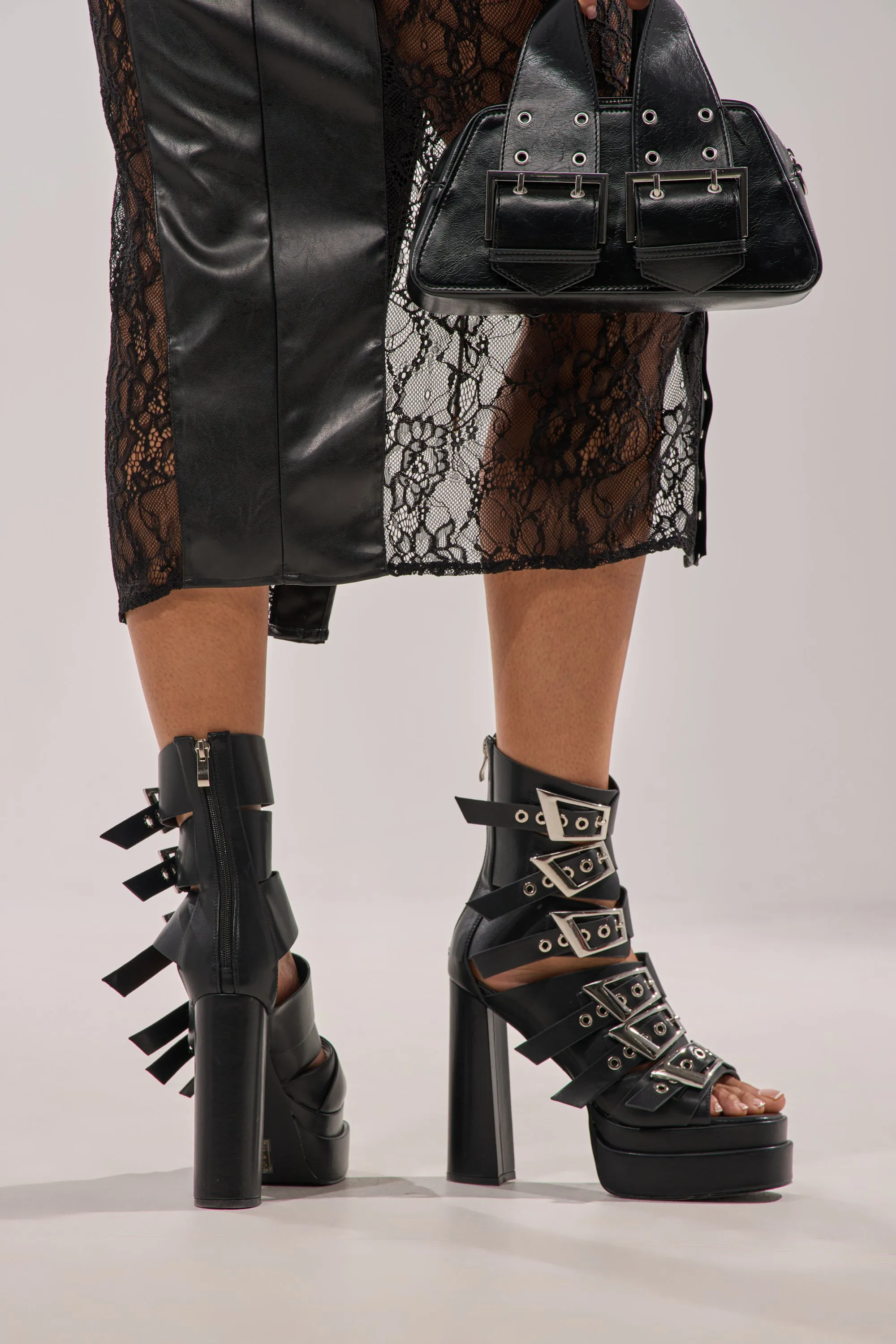 AKIRA GOLD ALBERIC BLACK CHUNKY PLATFORM SANDAL sold by AKIRA