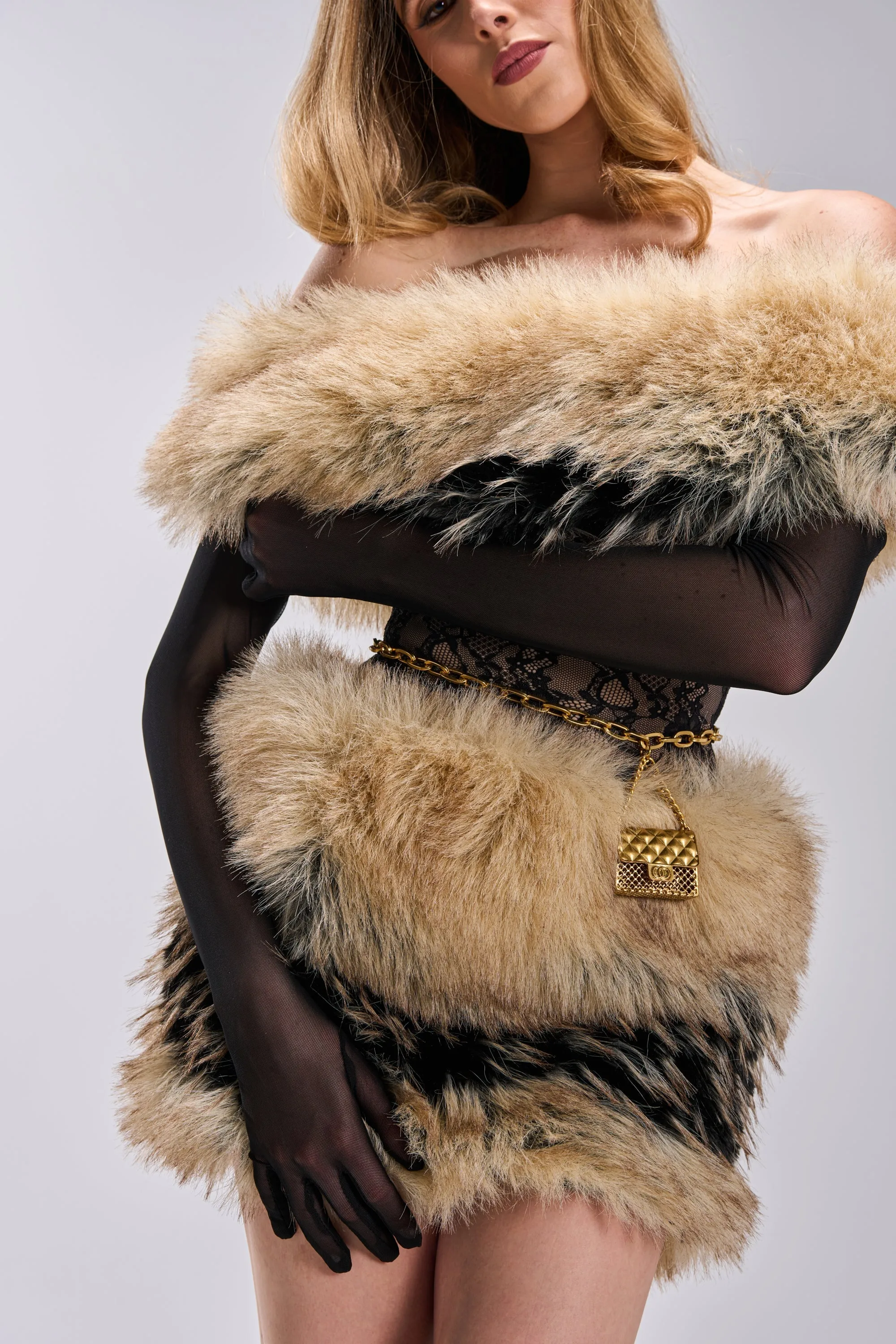 MESH LONG EVENING GLOVE IN BLACK sold by AKIRA product image thumbnail 4