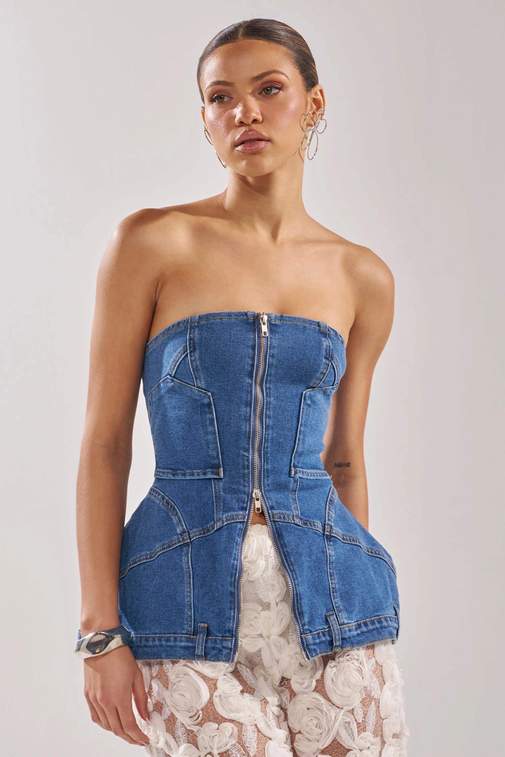UPSIDE DOWN DENIM CORSET sold by AKIRA product image thumbnail 3