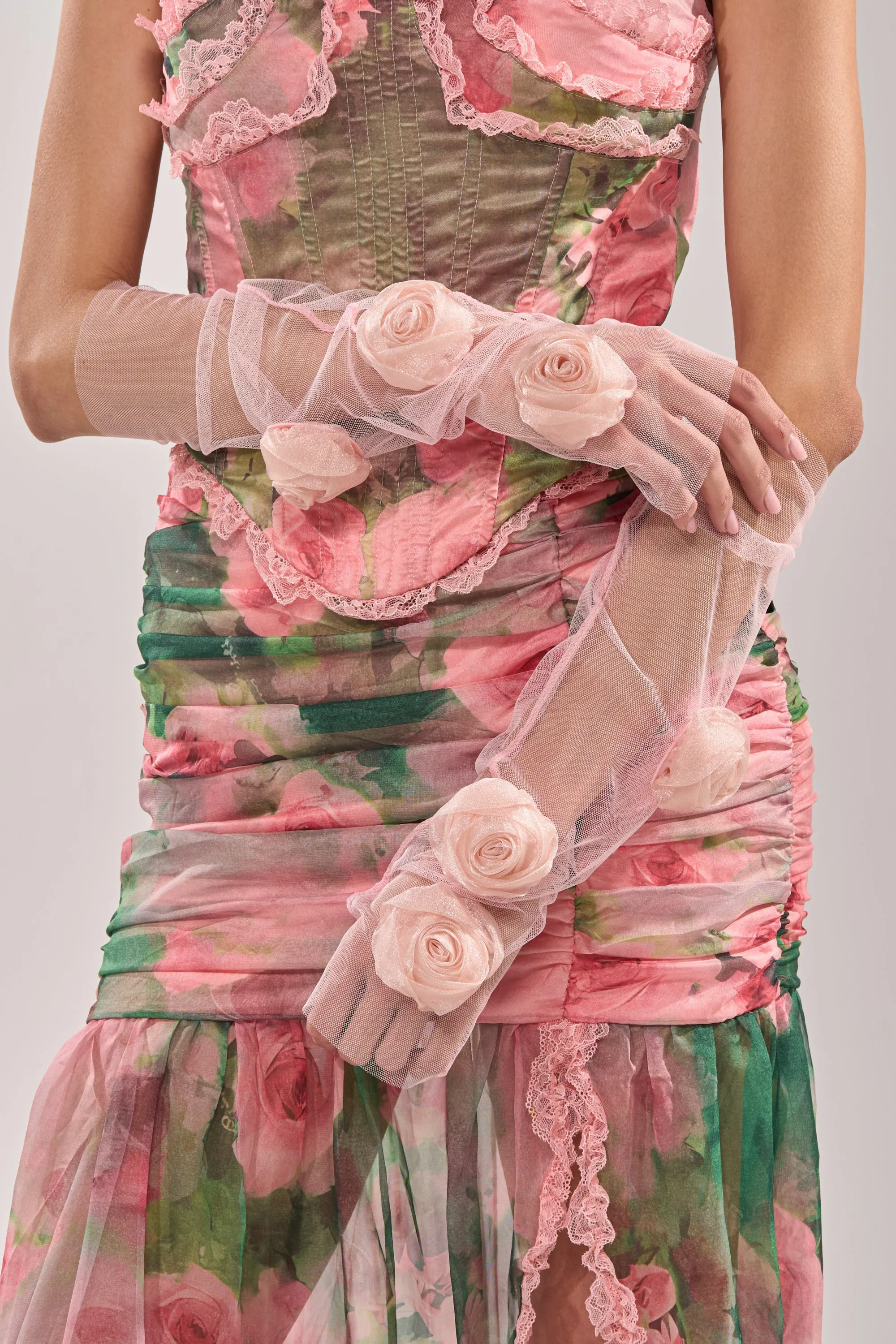 SPRING SZN APPLIQUE GLOVES sold by AKIRA