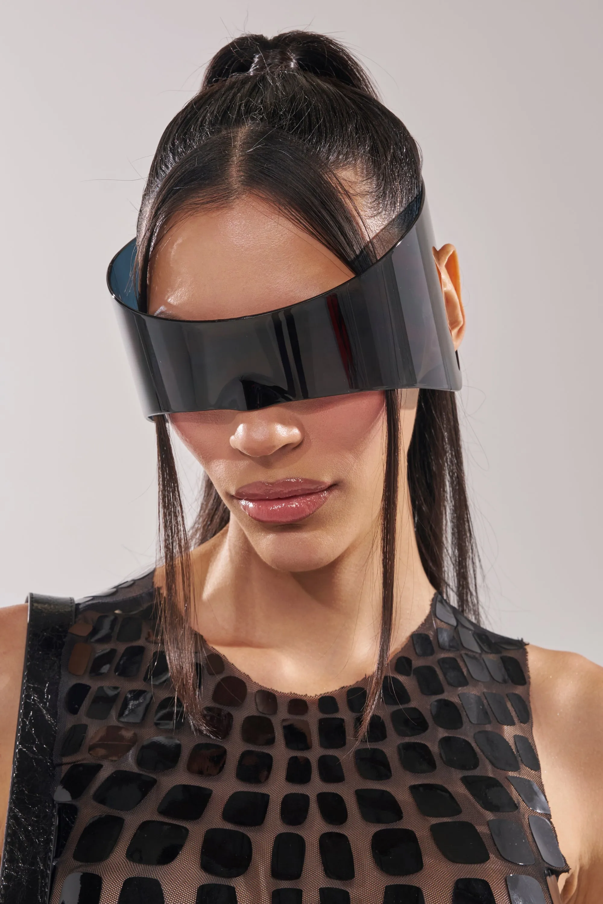 IRVY SUNGLASSES sold by AKIRA product image thumbnail 2