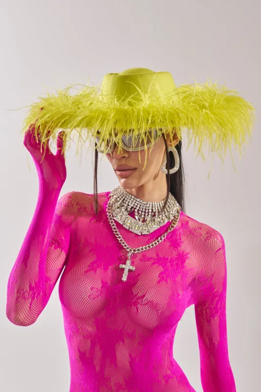 FEEL IT FEATHER BRIM HAT IN GREEN made by AKIRA