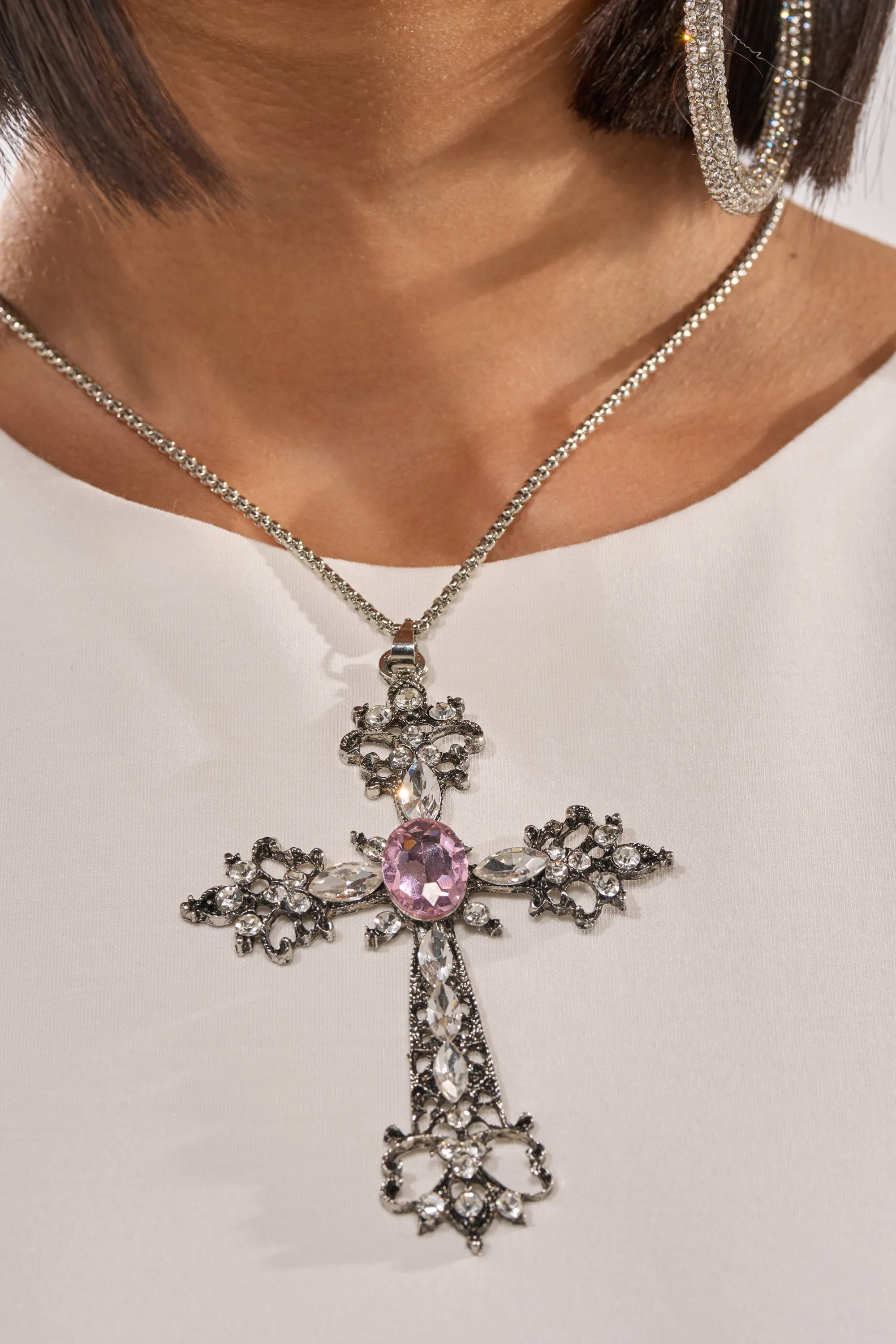LEXI NECKLACE sold by AKIRA product image thumbnail 5