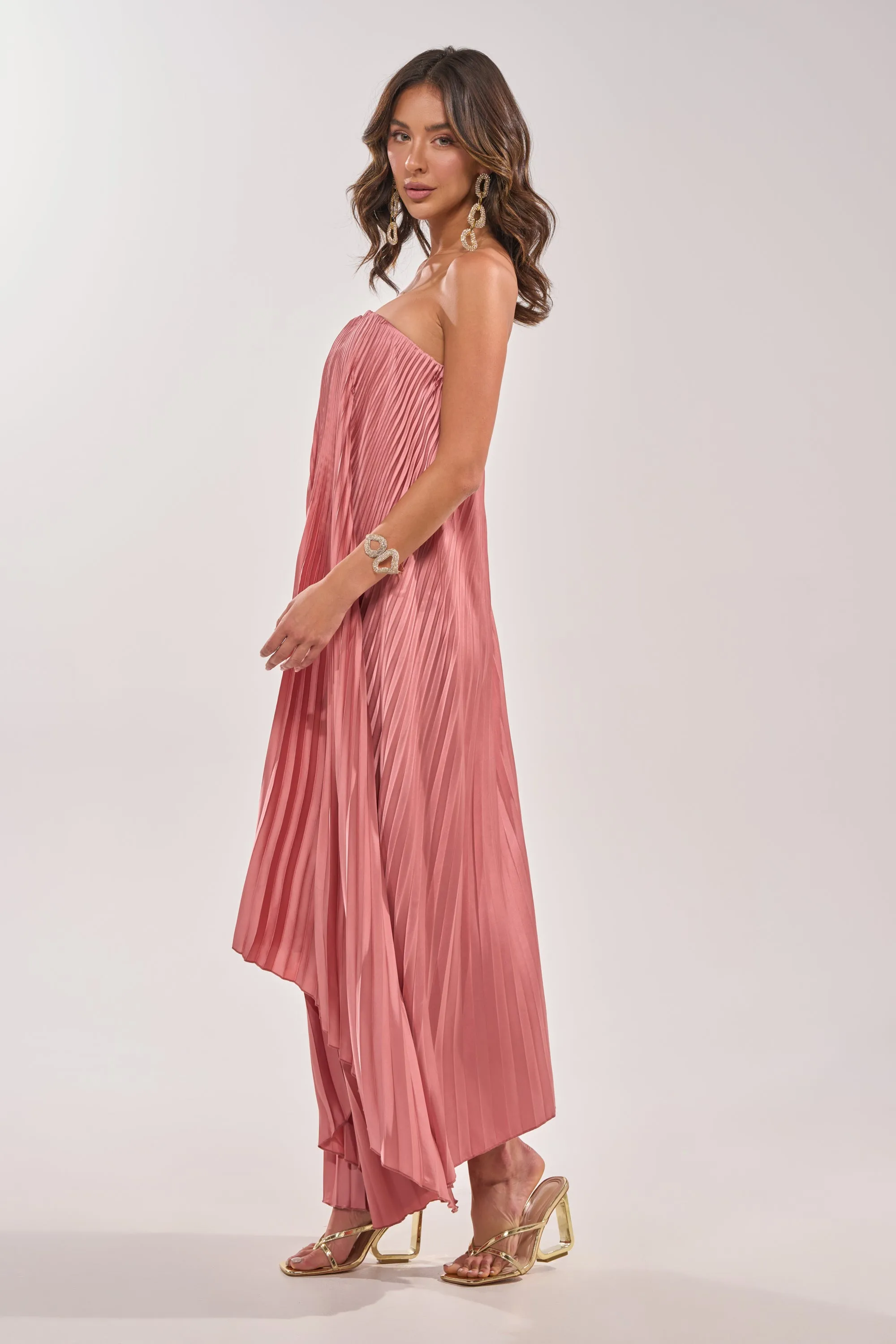 EMERALD DREAM SLEEVELESS MAXI DRESS IN PINK sold by AKIRA product image thumbnail 5