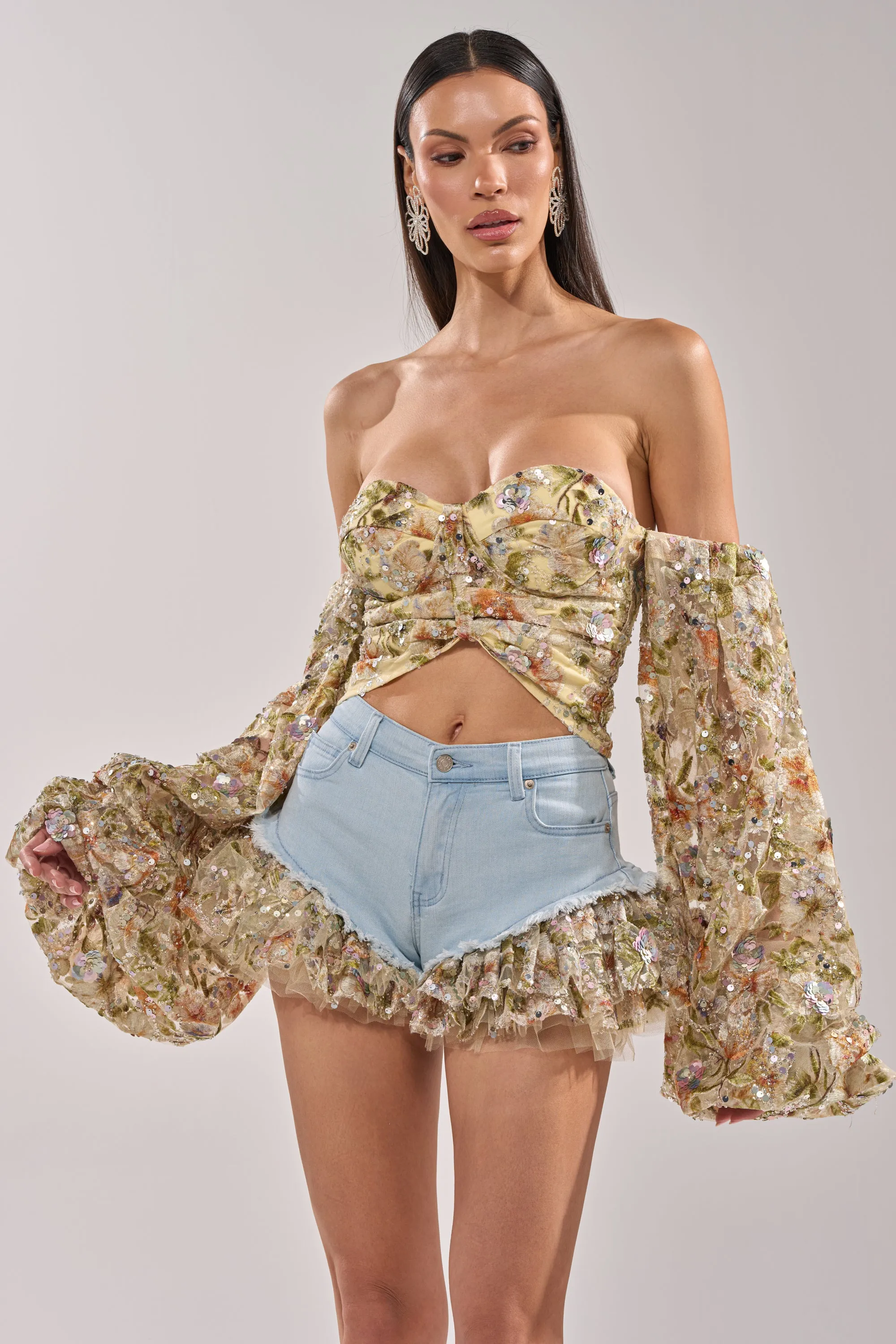 QUEEN OF IT ALL FLORAL BLOUSE sold by AKIRA product image thumbnail 3