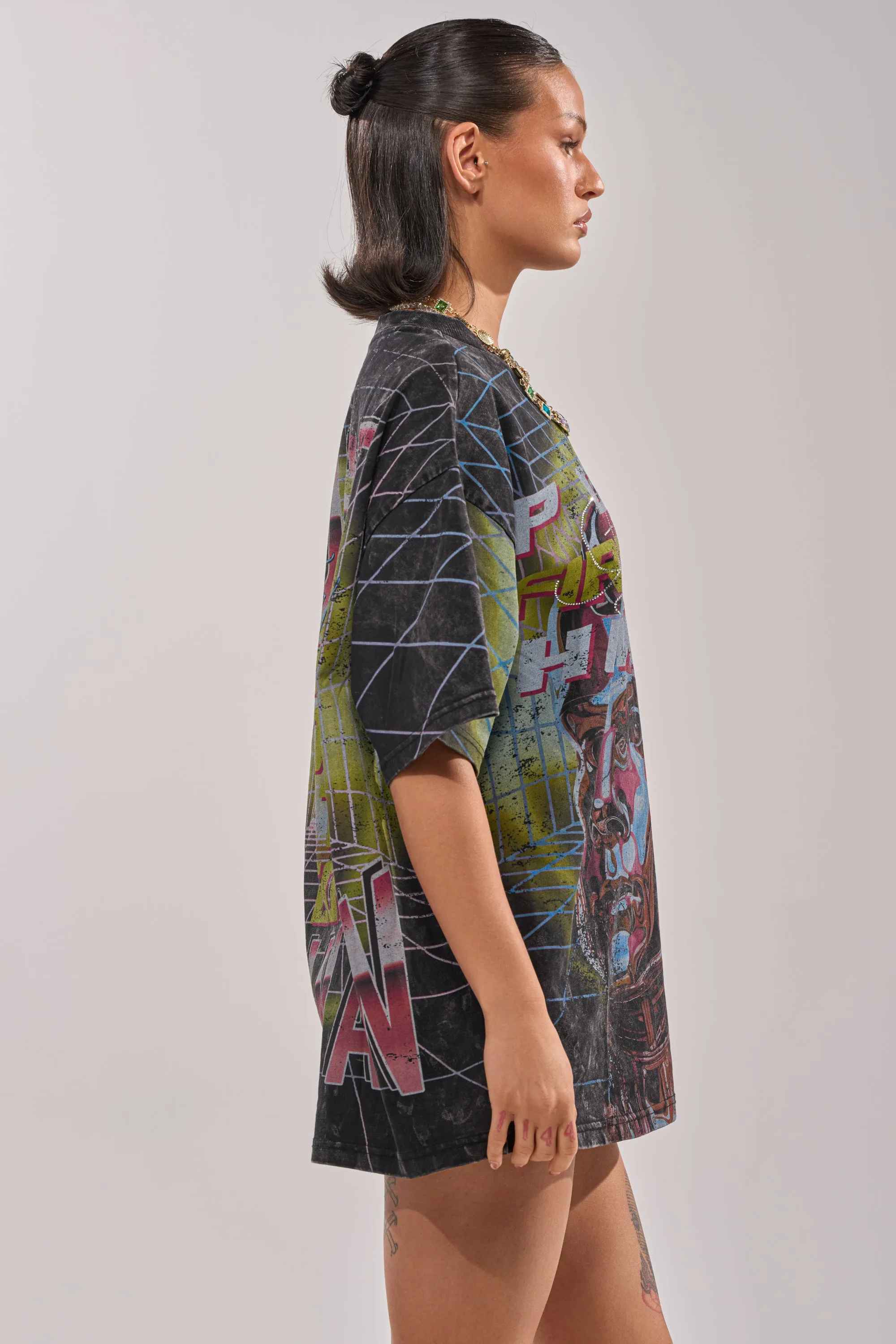 FIRST ROW NEW METAVERSE OVERSIZED GRAPHIC TEE sold by AKIRA product image thumbnail 3