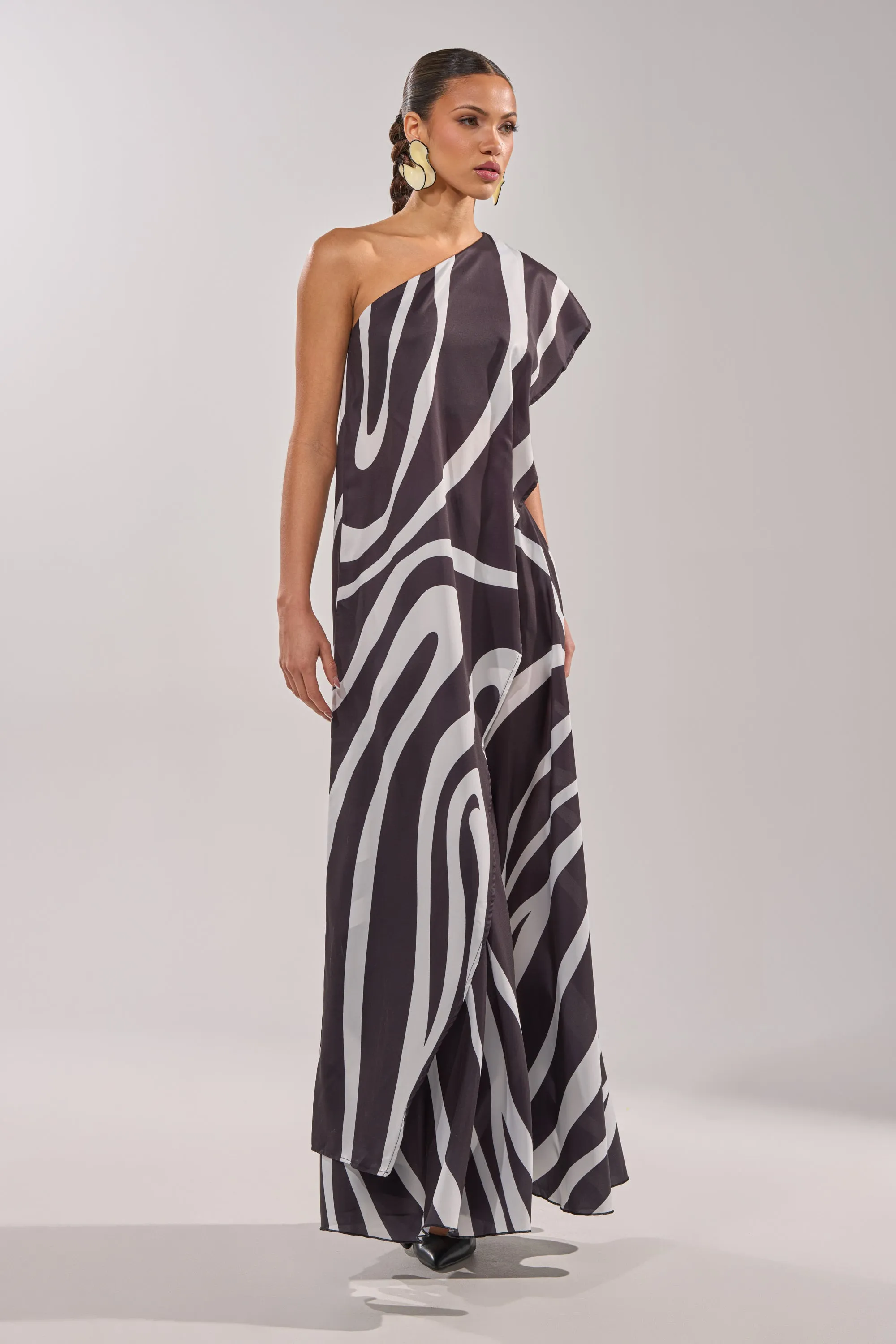 TRINA ELONGATED SINGLE SHOULDER TOP sold by AKIRA product image thumbnail 3