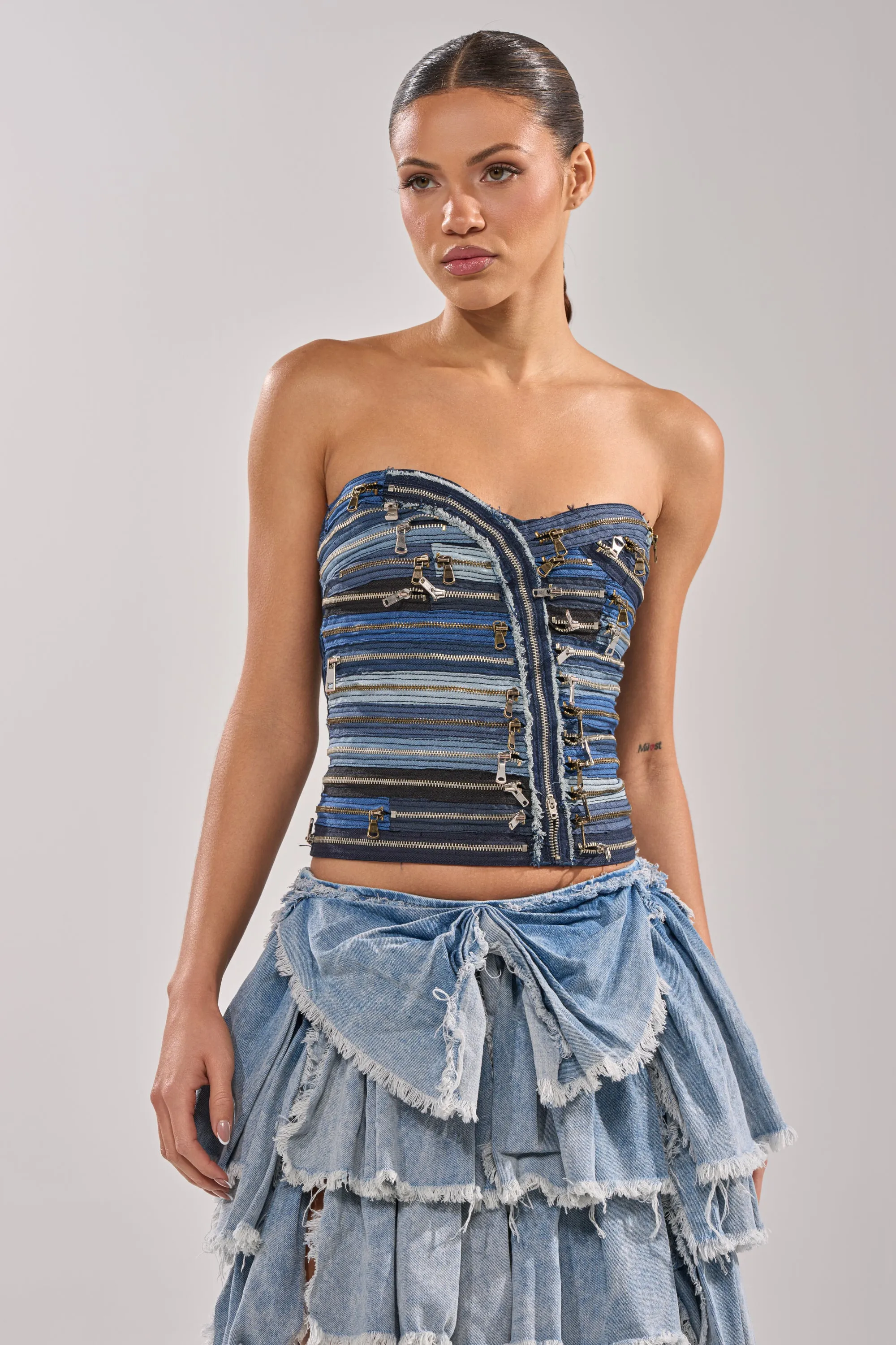 NAME YOUR GAME ZIPPER CORSET sold by AKIRA product image thumbnail 2