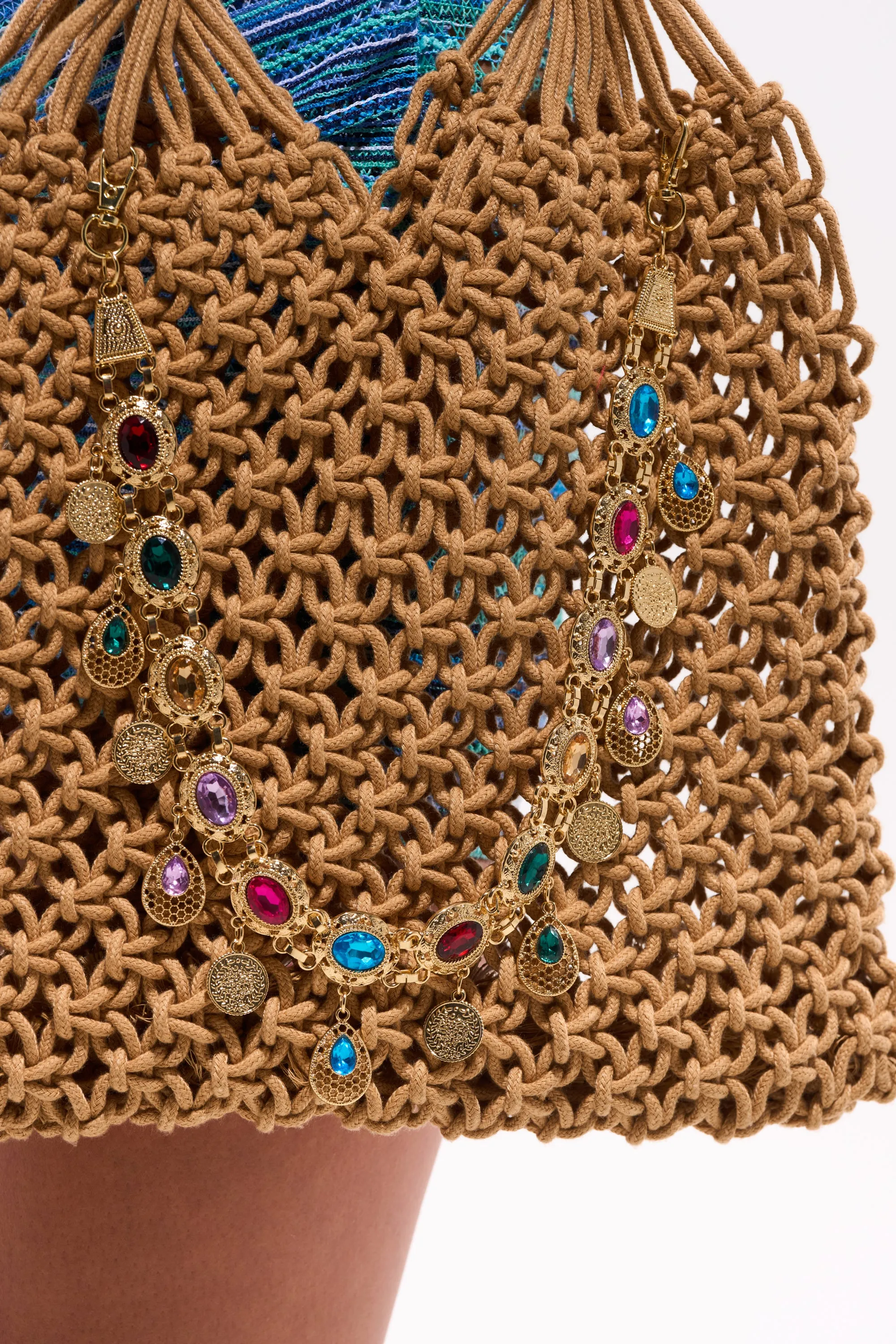 IM OUTSIDE PURSE CHAIN sold by AKIRA