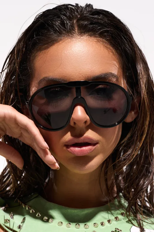 BIGGER IS BETTER BLACK SUNGLASSES made by AKIRA