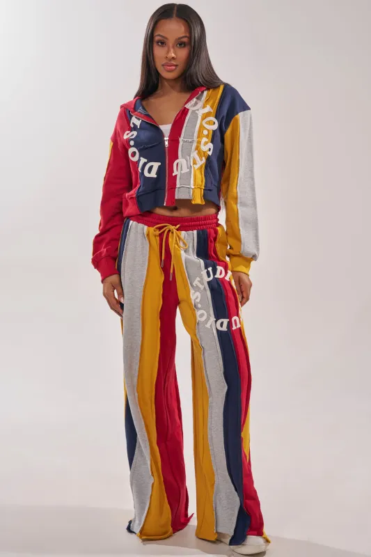 STUDIO LIVING JOGGER sold by AKIRA