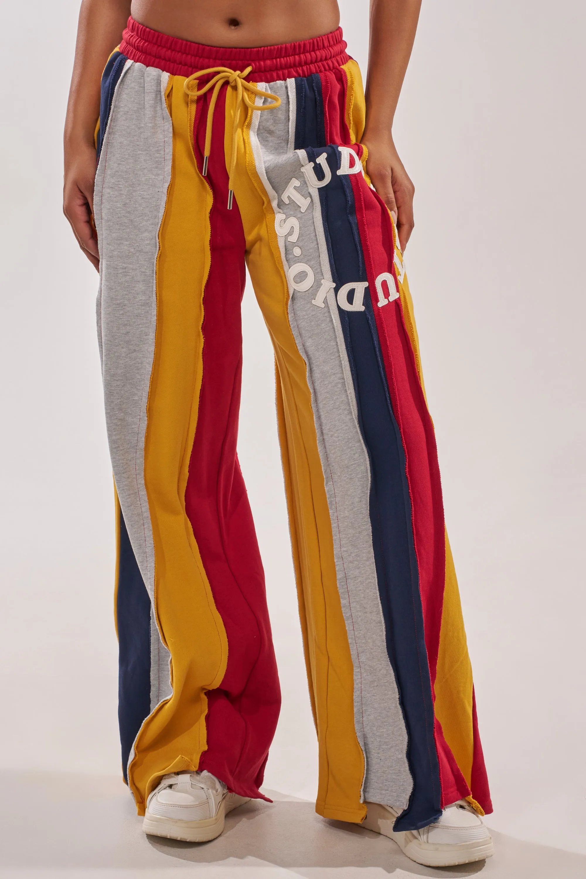 STUDIO LIVING JOGGER sold by AKIRA product image thumbnail 2