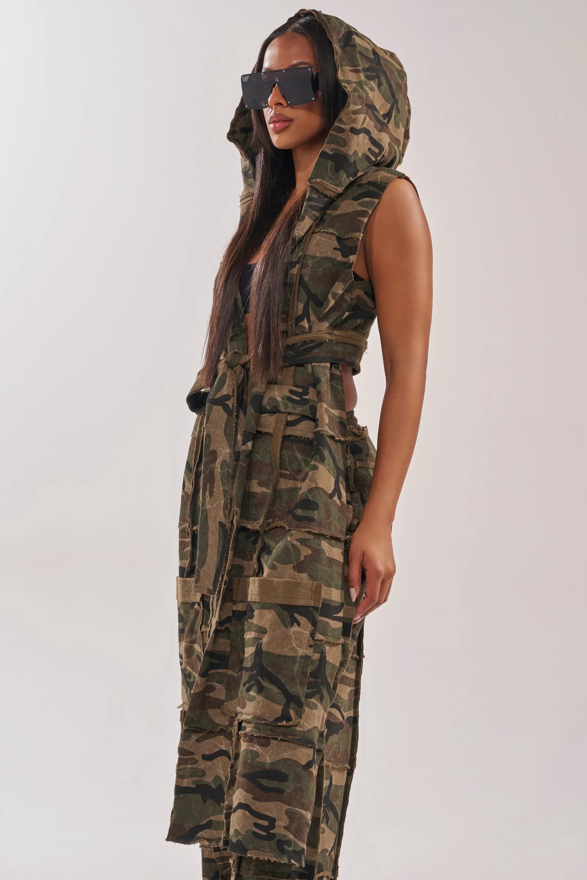 CAN'T SEE ME HOODED LONGLINE CAMO SWEATSHIRT sold by AKIRA product image thumbnail 4