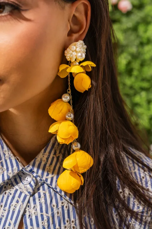 LETS BLOOM DANGLE EARRING made by AKIRA