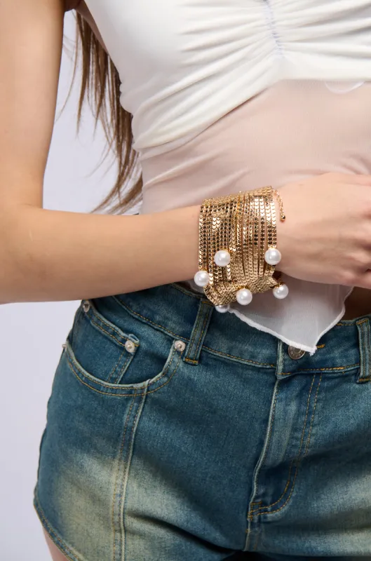 PEARL PERFECTION GOLD BRACELET made by AKIRA