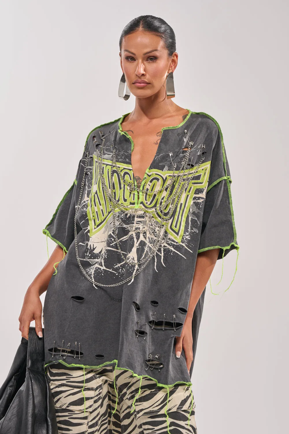 KNOCKOUT OVERSIZED TEE sold by AKIRA