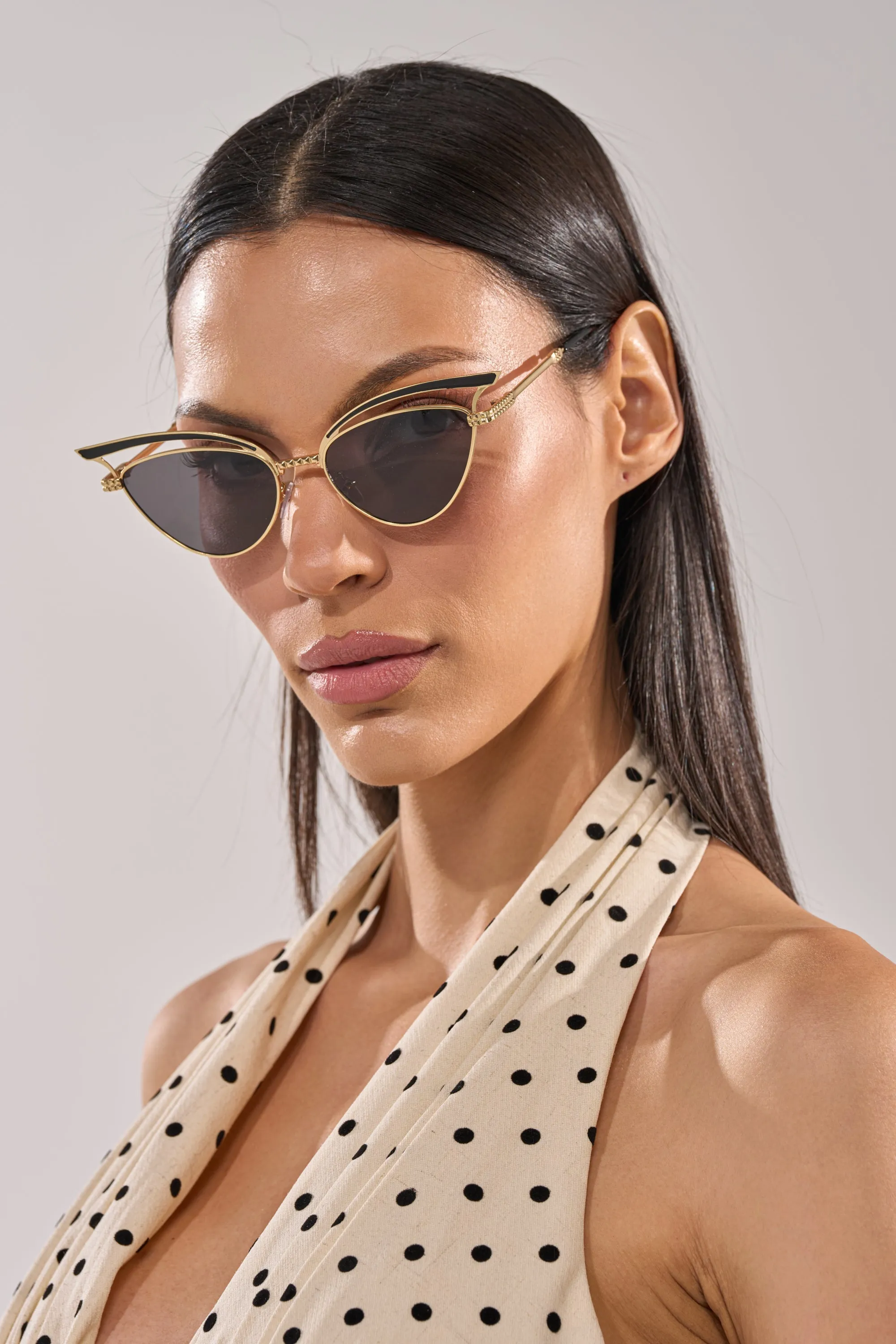 AUDREY SUNGLASSES sold by AKIRA product image thumbnail 3
