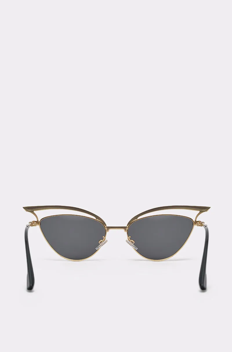 AUDREY SUNGLASSES sold by AKIRA product image thumbnail 4